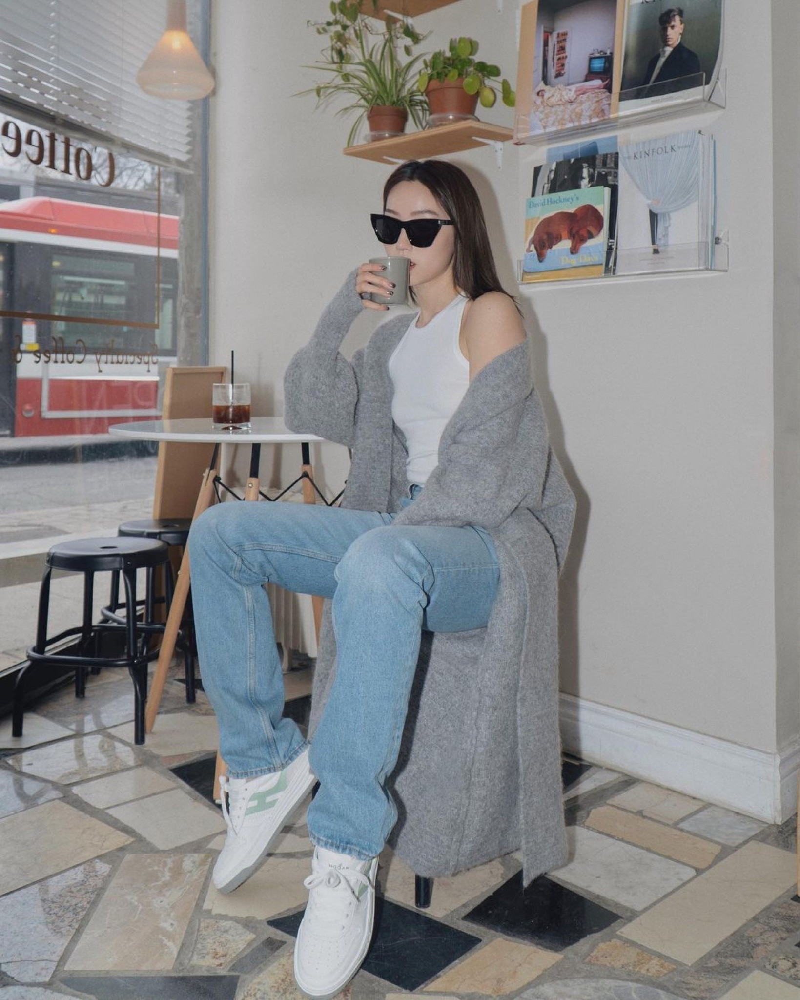 巴黎和多伦多的时差没感觉，
居然败给了LA的三小时。
最近回来一直在失眠诶😒
maybe I should cut coffee ☕️
#LTKchina #LTKasia

#LTKfit #LTKshoecrush #LTKstyletip