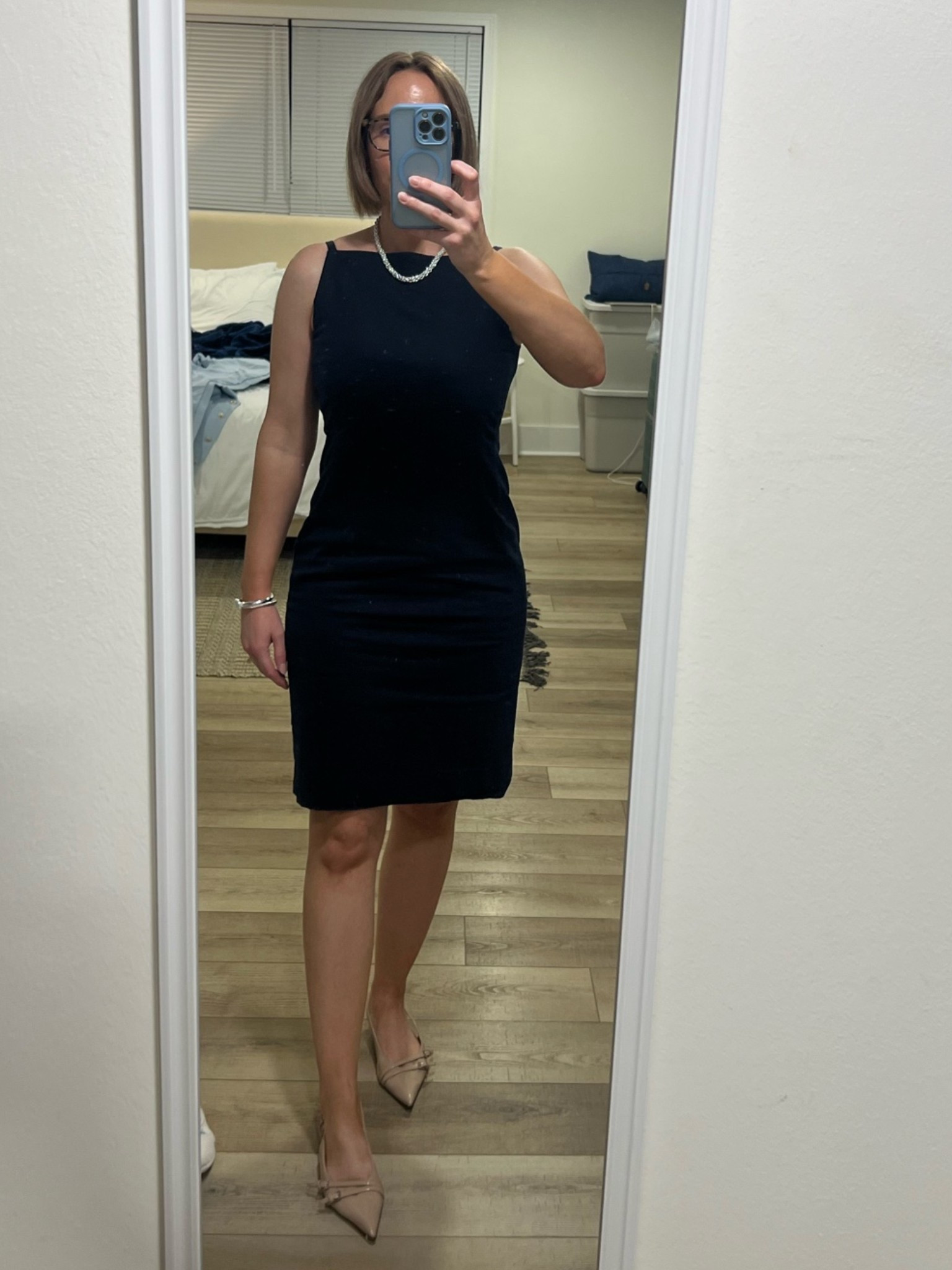 The *perfect* work dress 😍 I wore this with a blazer for work during the day and then without the blazer for a work social event after at a country club. Perfect day-to-night dress. #anntaylor #corporatewear

#LTKootd #LTKPetite #LTKWorkwear