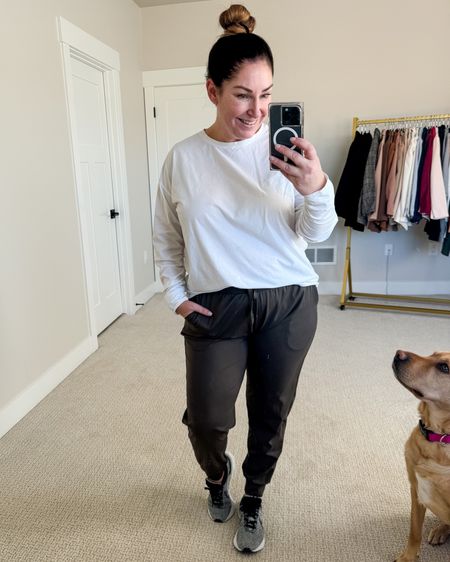 Athletic Outfit

Fit tips: tee tts, L // joggers tts, L

Athletic outfit  dog walking outfit  joggers  long sleeve tee  Athleisure  workout outfitt

#LTKover40 #LTKmidsize #LTKfitness