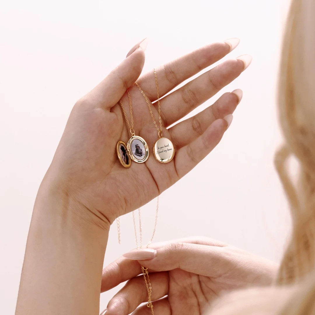 Collar con medallón ovalado personalizado con foto, joyería conmemorativa grabada personalizada... | Etsy (US)
