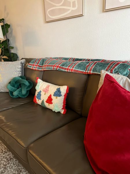 Holiday home decor 

#LTKhome #LTKSeasonal #LTKHoliday