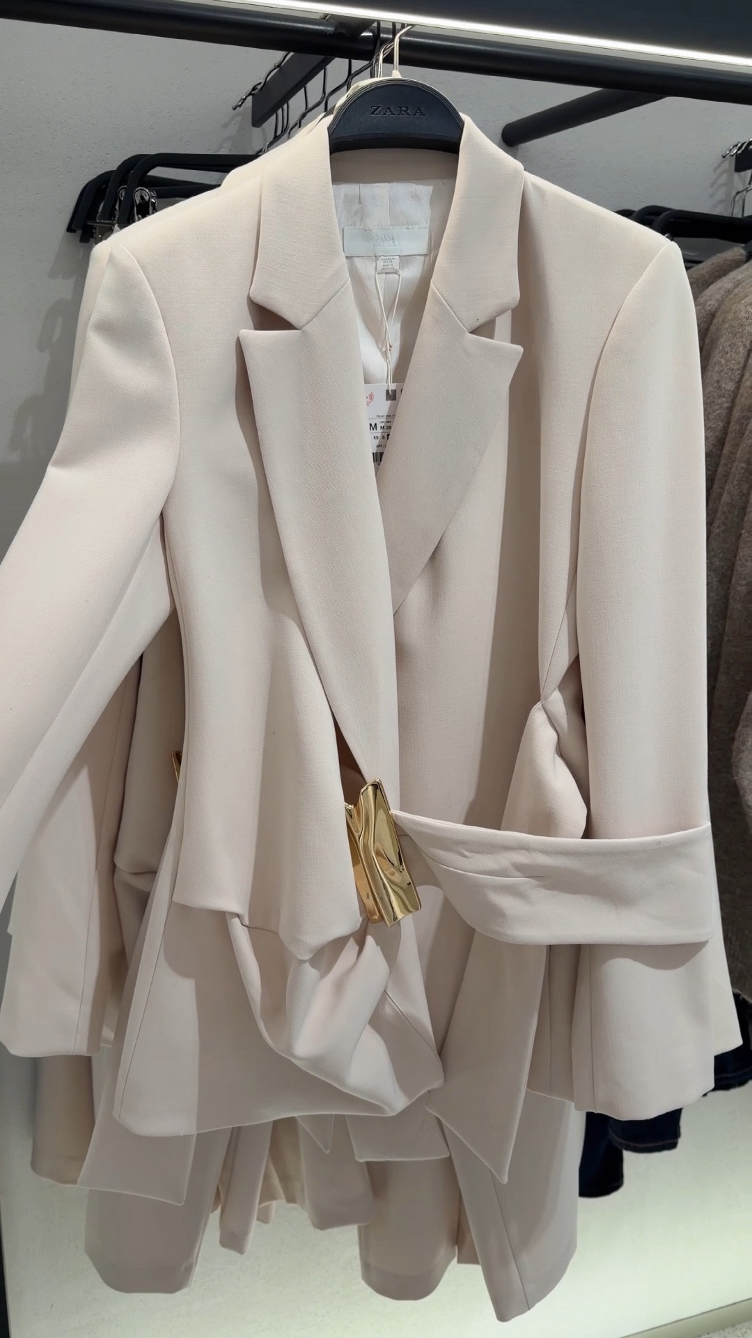 Viral Zara blazer is back in stock - perfect for work days, baptisms, and more festive events!!!

Easter outfits • spring outfits 

#LTKmomlife #LTKstorytime #LTKmorningroutine