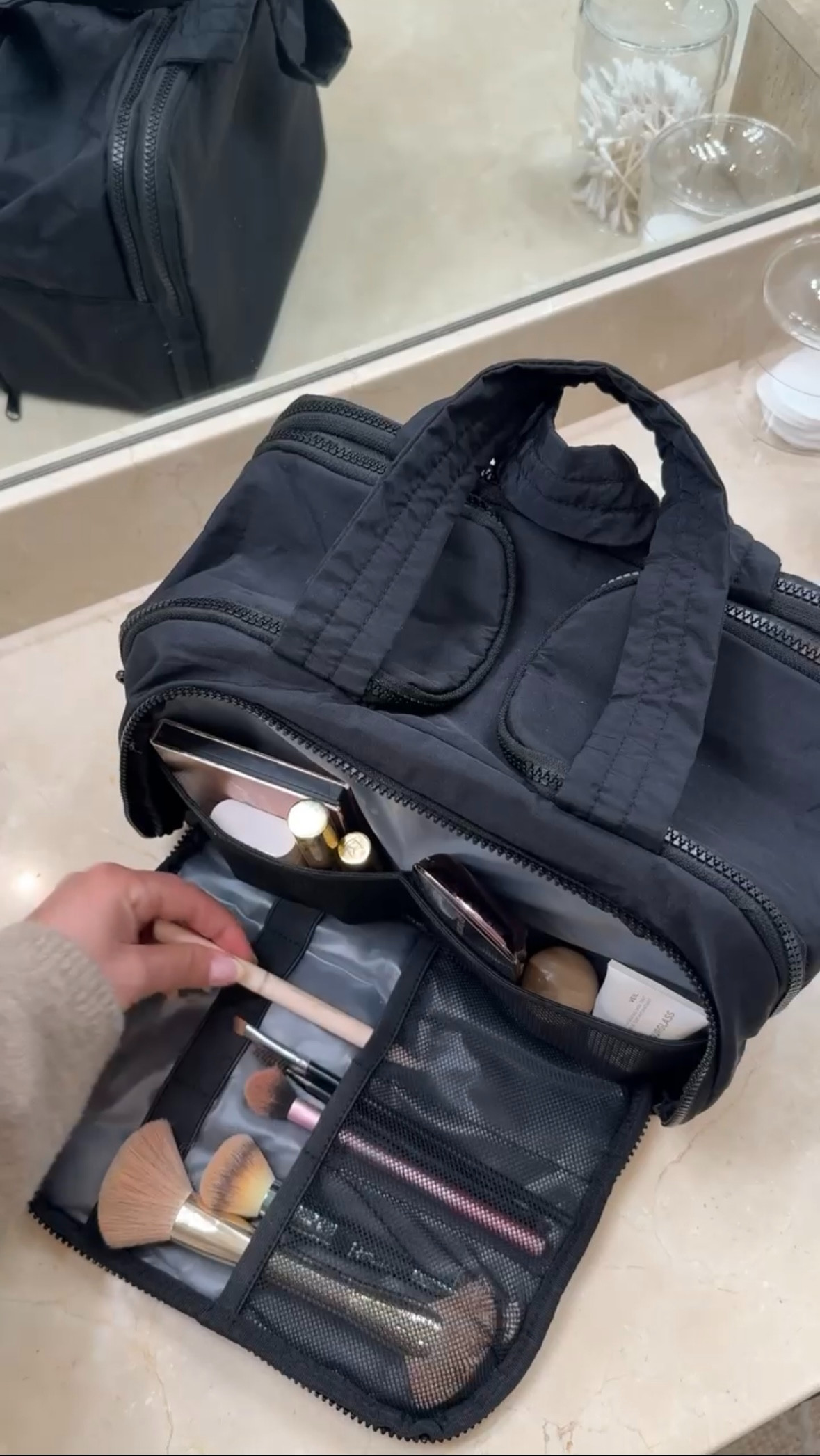 This travel carrier fits everything I need inside! 

amazon l travel l organize l carrier 

 