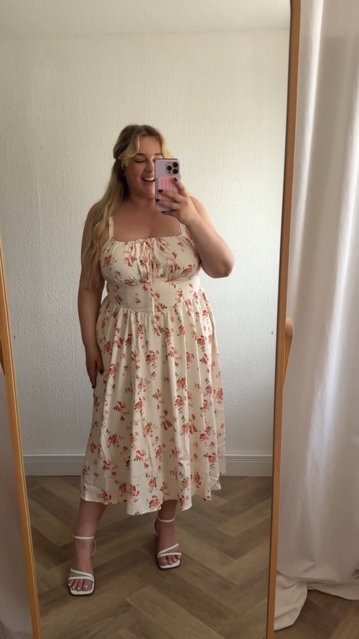 Blumenkleid 🌸

#amazon #amazonfashion #plussizefashion #curvy #kleid

#LTKdeutschland #LTKplussize #LTKkleider