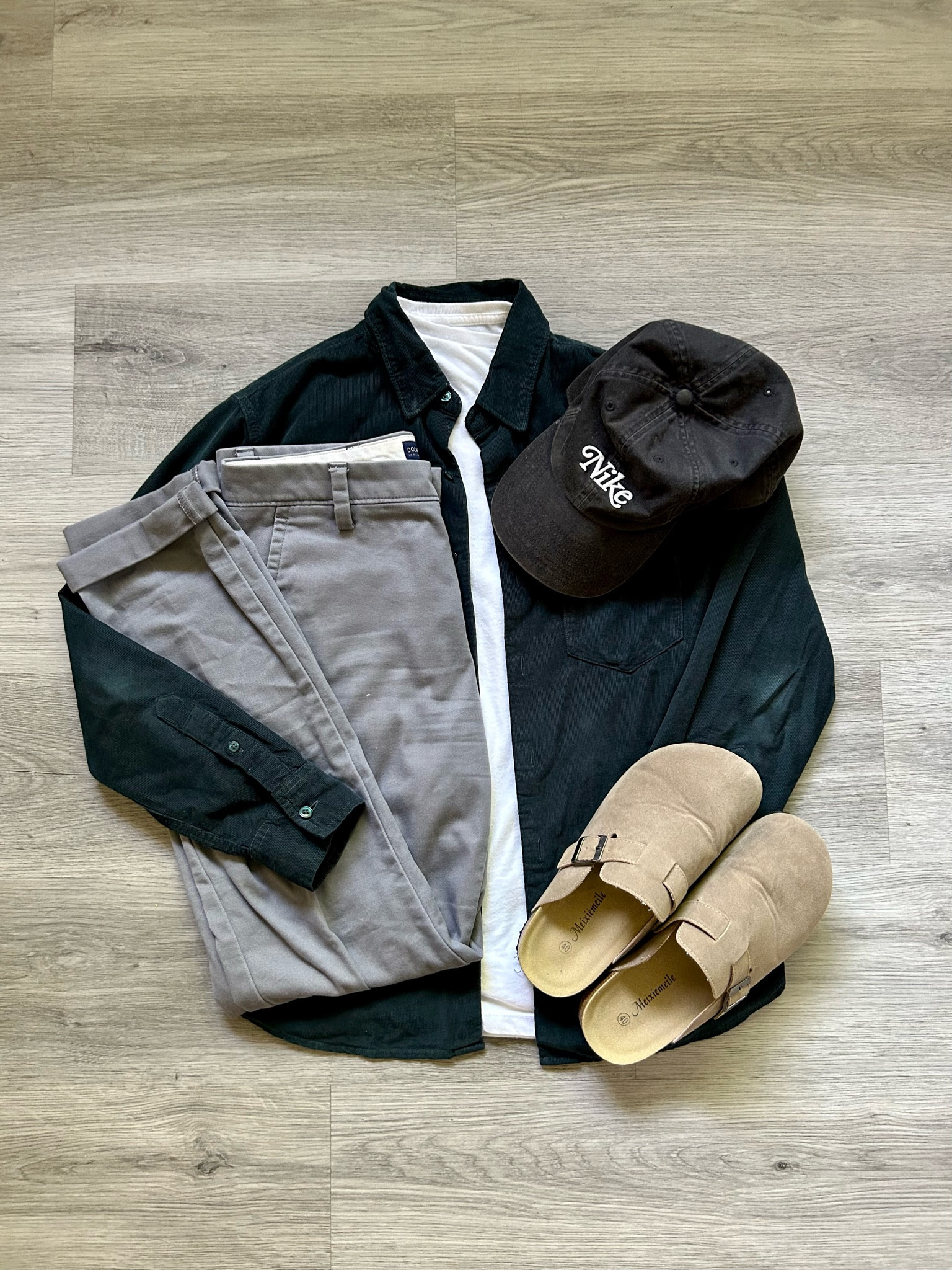 Masc work fit for a coffee meeting 