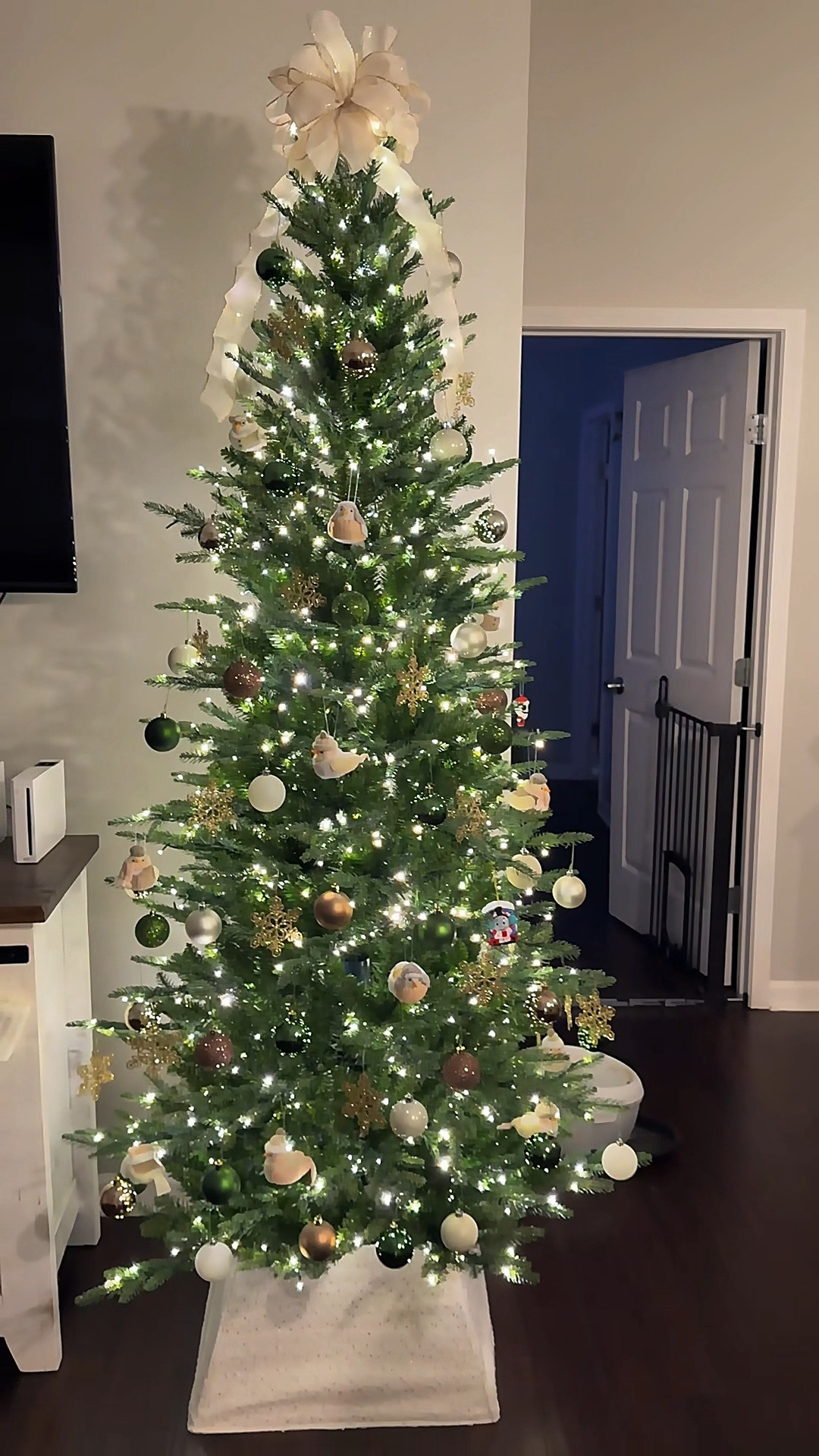 The viral Grand Duchess Christmas Tree is in stock, but selling out fast! I bought the 7.5 ft slim pre-lit tree last year and it’s so gorgeous 🥹 Varying size/budget options too! 🎄 Who’s ready to put their tree up?! 🙋🏼‍♀️

#LTKSeasonal #LTKHoliday