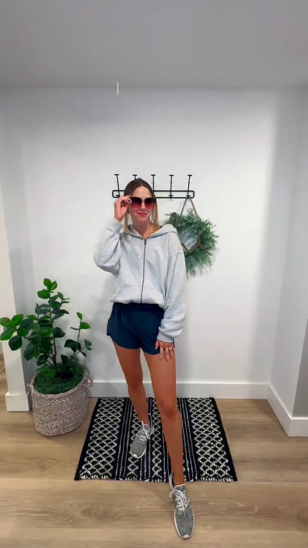 Living in the Midwest sometimes means chilly mornings, but sweating by noon. Love an oversized sweatshirt for my extra layer to take off once it warms up ☀️
#ltk #summeroutfit #activewear #casualoutfits #momstyle #creatorsearchinsights

#LTKSeasonal #LTKFindsUnder50 #LTKActive