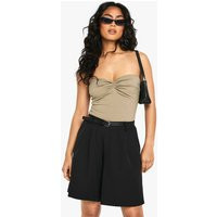 boohoo Women's Woven Pleated Bermuda Shorts in Black | Size: 2 | boohoo (US & Canada)