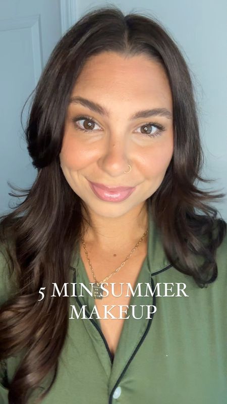 5 minute summer makeup 

#LTKBeauty