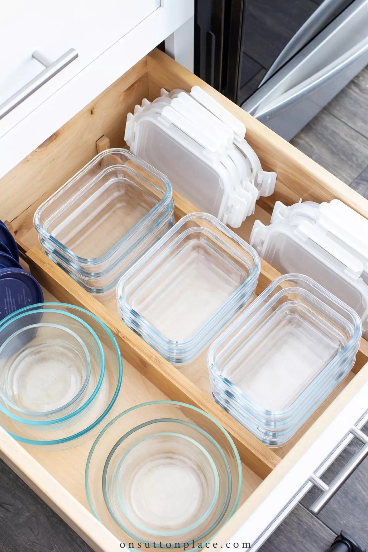 Glass container with dividers and bamboo lid