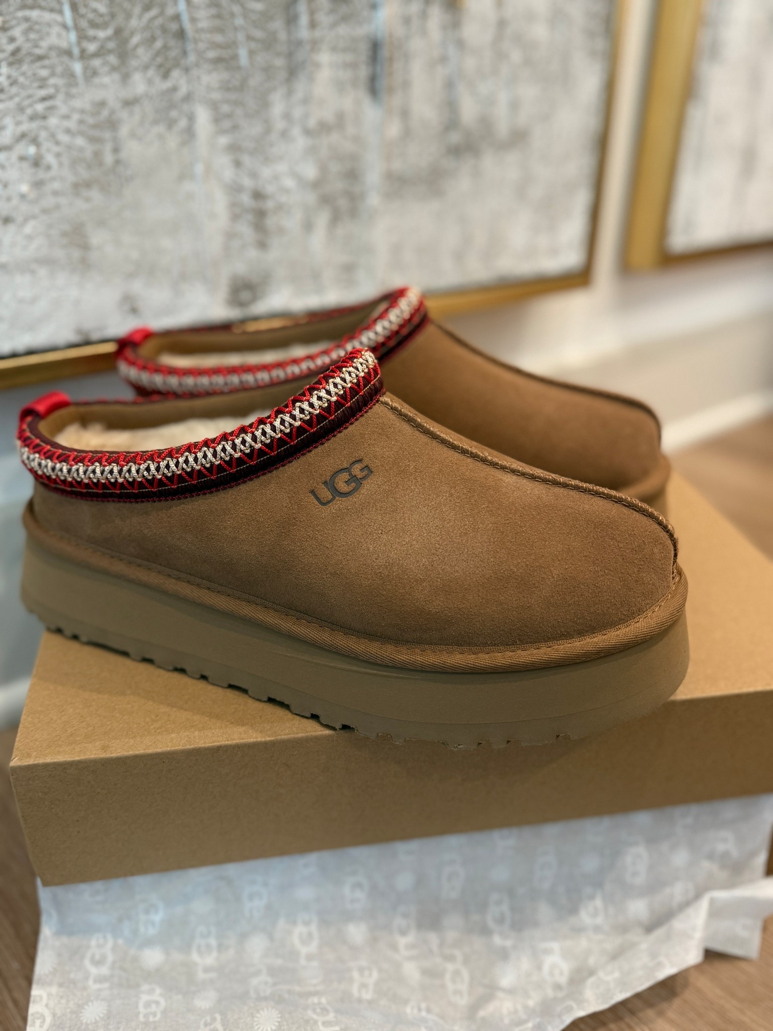 Living in these this entire season! Obsessed with the platform to dress it up a bit! True to size. This is the chestnut color. 