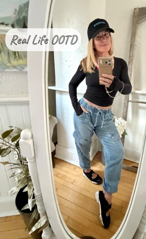 These adorable super comfy denim cargo joggers are the best $16 I’ve ever spent!
I’ve been wearing them A LOT as part of my “real life” ootd rotation and they always look so cute 🥰 

👖 Spring Outfits 2026 👖 

#LTKmomlife #LTKPetite #LTKootd