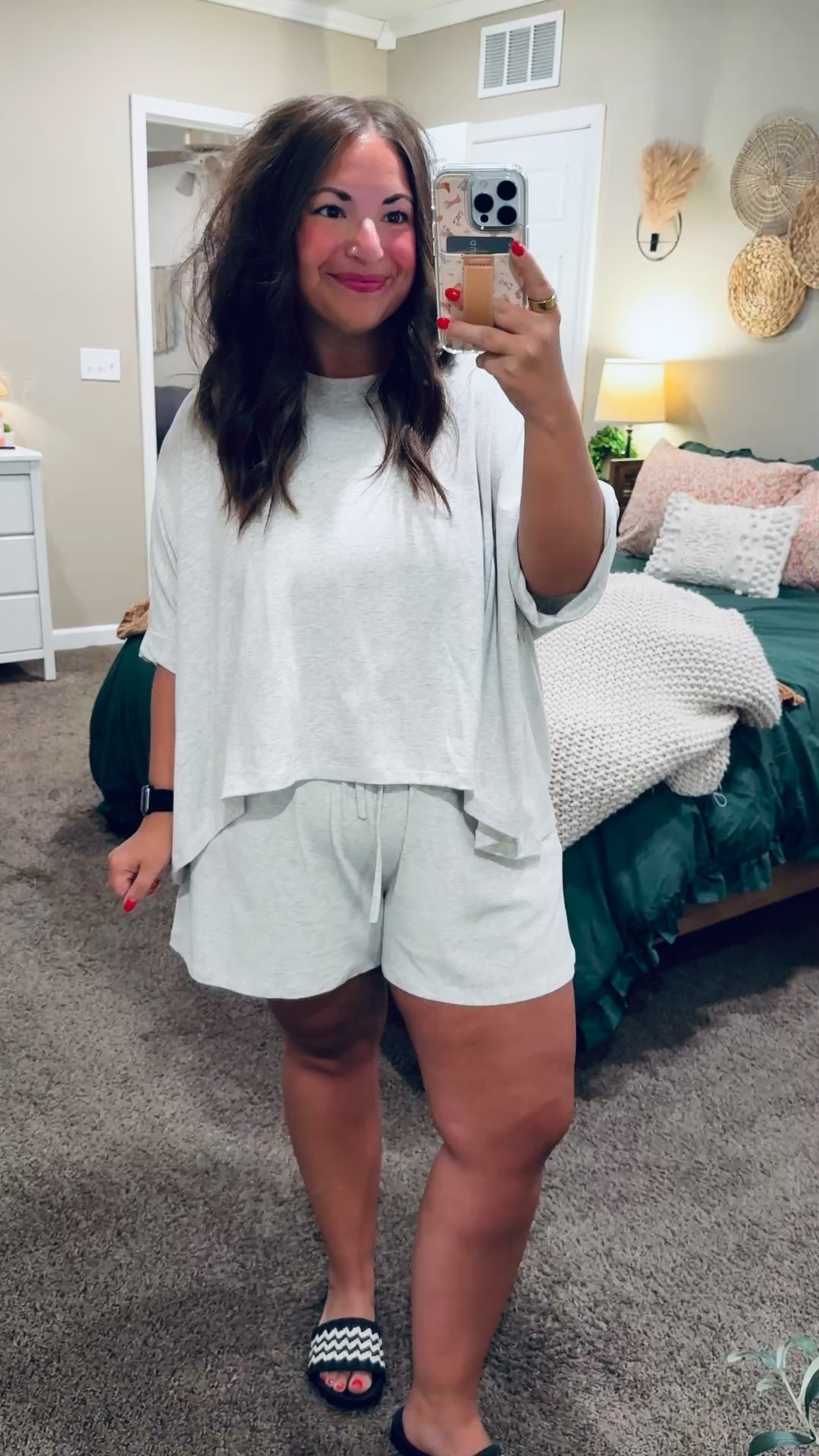 Nothing better than a comfy set 🙌 This casual two piece from Amazon is one of those outfits you’ll want in every color!

sandals: sold out, but linking similar options below!
set: fits true to size // wearing an XL 

 

#LTKootd #LTKMidsize