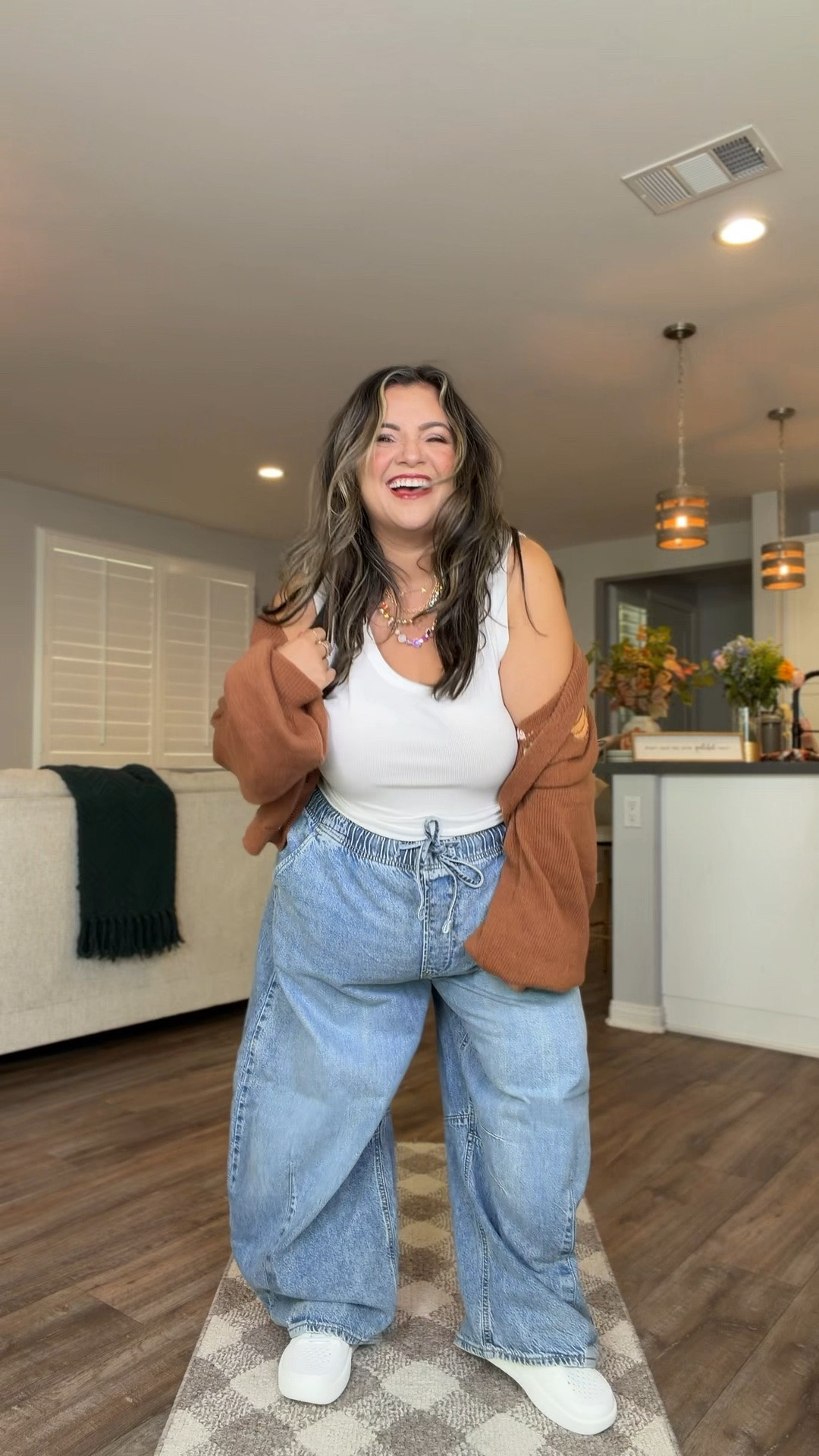 If you HATE pants because they’re tight on your stomach…👀 I FOUND THEM!🤌🏼 these pants are stretchy, comfy, and don’t dig into your belly. Basically it feels like you’re wearing pajamas that you still get to look cute!✨￼

#LTKootd #LTKmomlife #LTKgrwm