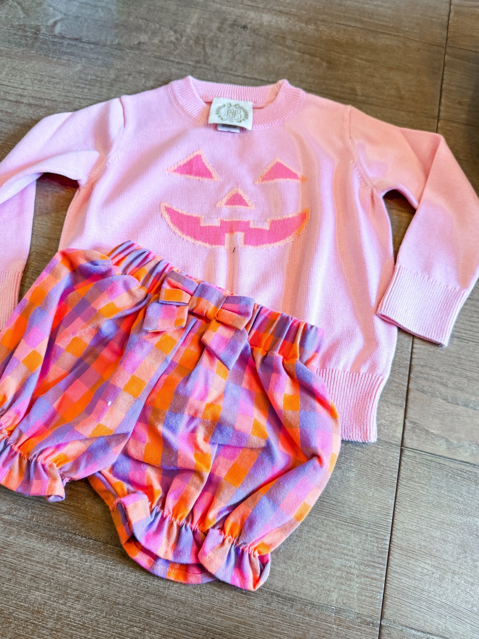 Fall Beaufort Bonnet 🩷 
#fallbabygirl #beaufortbonnet #babygirloutfits #fall #falloutfits #pumpkin #pumpkinsweater

#LTKFamily #LTKBaby #LTKKids