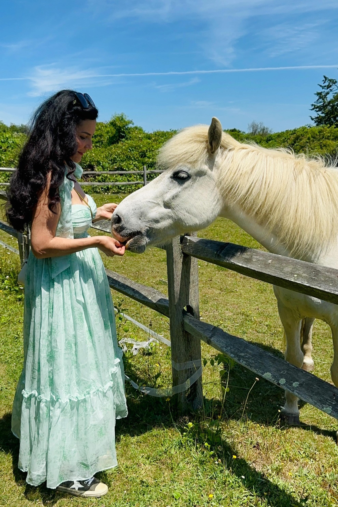 A love letter to Nantucket, New England☀️🐎🤍🌸

 To shop this look, comment “SHOP below
And I’ll send you all the outfit details.
.
or
.
✅ The link to shop is also in my stories and in my bio.
.
Links are affiliate links
@shop.LTK
.
For more inspiration hit Follow
To reference this look hit Save

Nantucket/ Rhode Island / Coastal Grandmother Style / Girly Classic Style / Summer Inspo / New England Summer / Windstorm Movies / The Summer I Turned Pretty
.
.
.
#nordstrom #nordstromsale #petalandpup 
#horse #instahorse #horsereels #holidayharmony #capecod #nantucket #horsebond #summervibes #summerlook #alhamdulillah