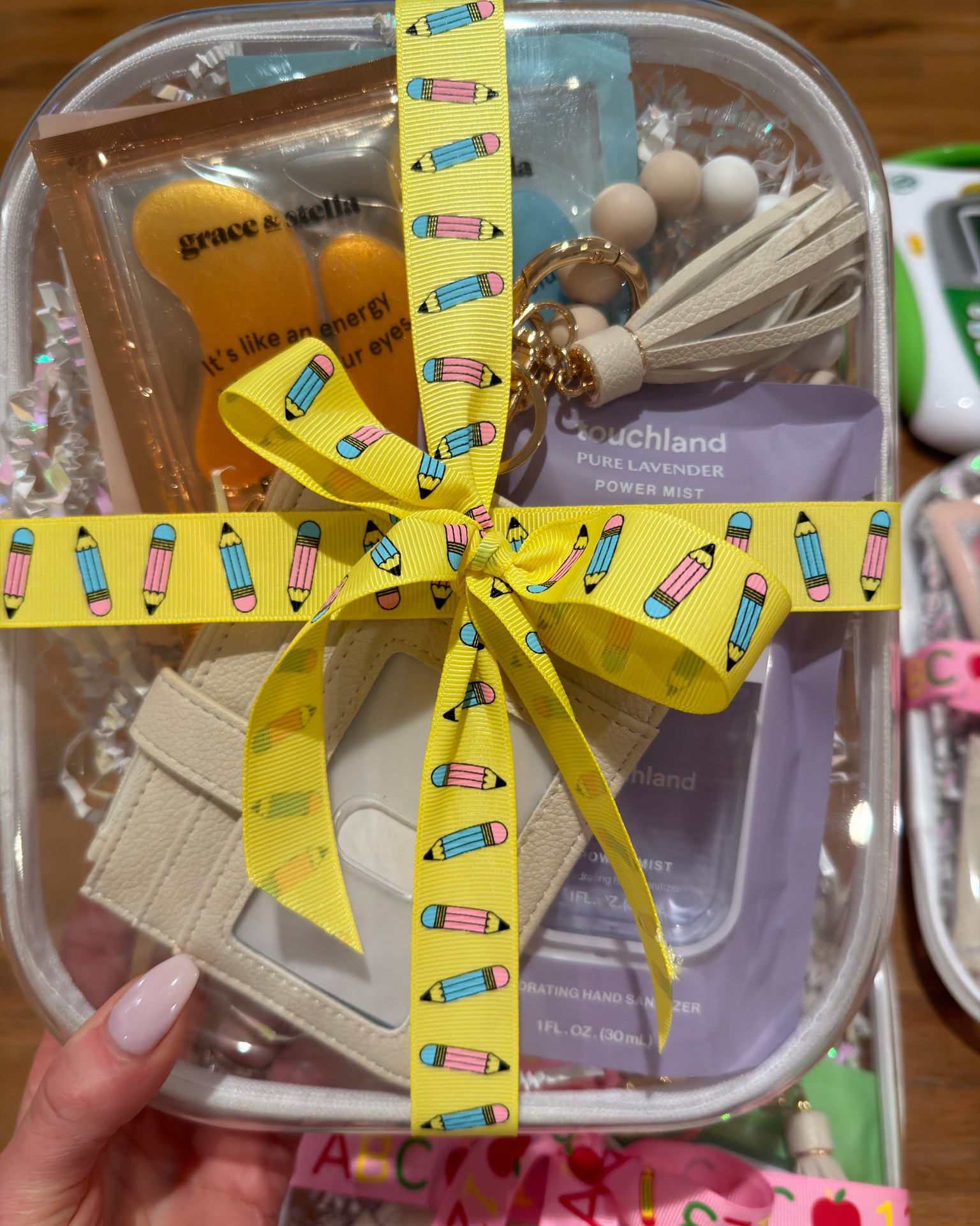 Perfect end of year gifts for teachers or for teacher appreciation 🤍

#teachergifts #teachergiftguide

#LTKmomlife #LTKKids
