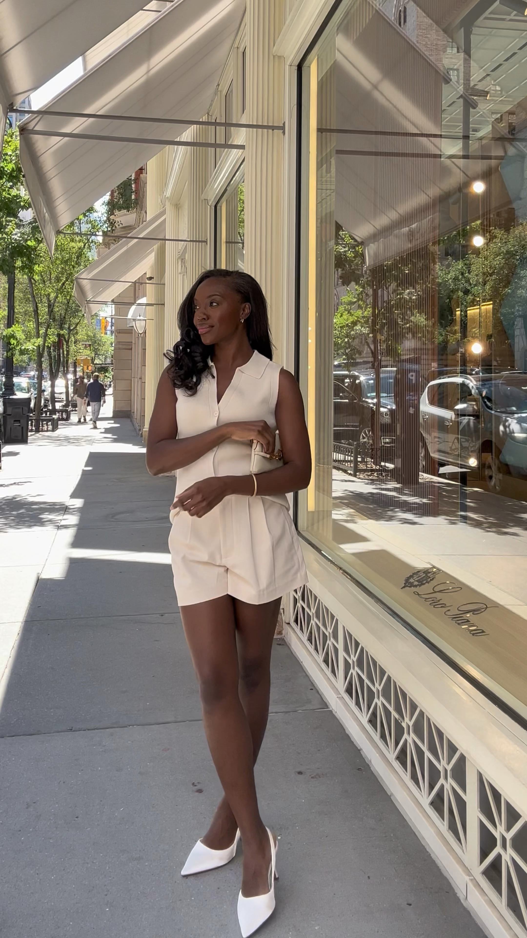 Beige monochromatic summer outfit