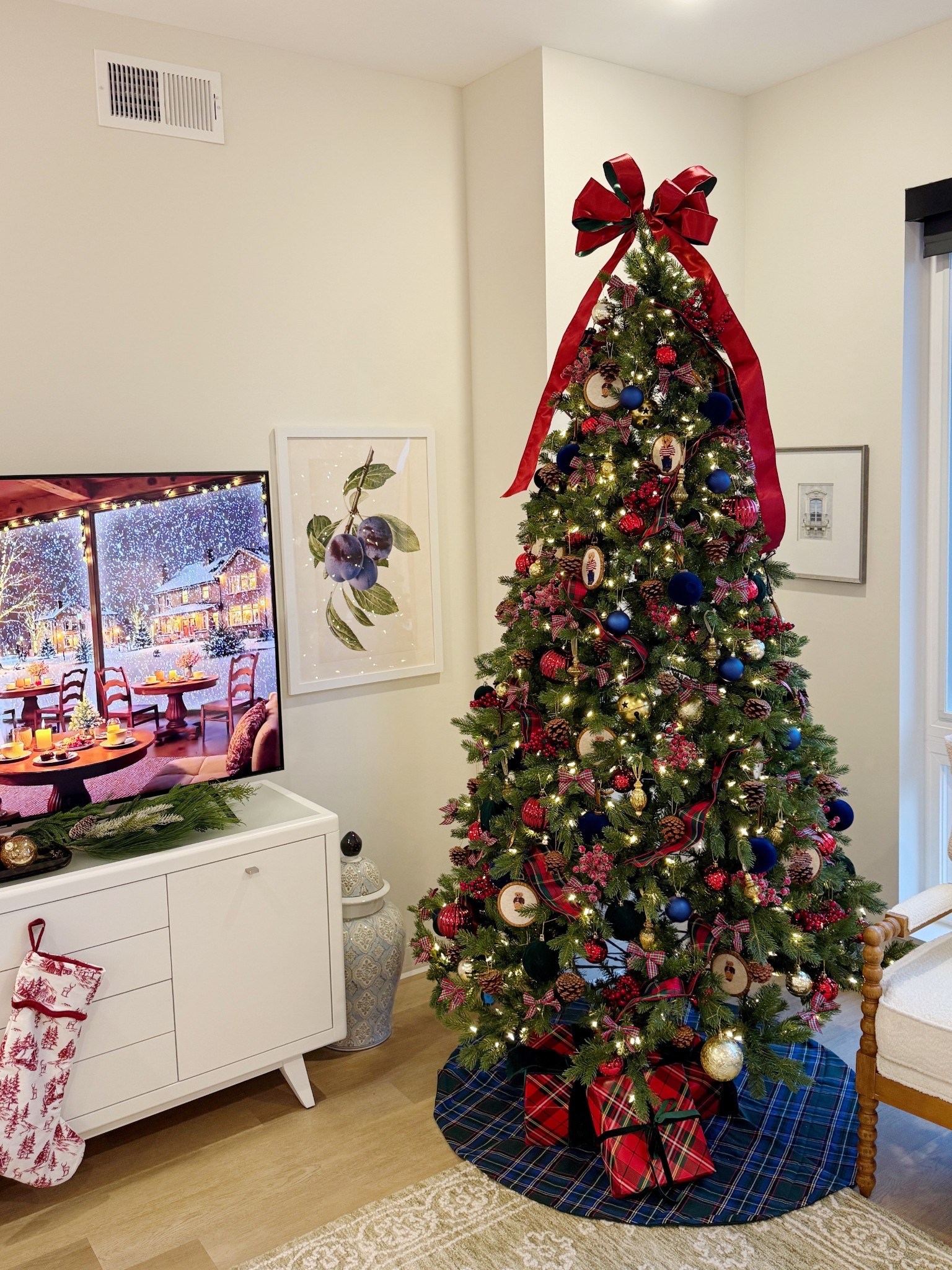 Shop my Ralph Lauren inspired Christmas tree! 🎄



#LTKSeasonal #LTKHoliday #LTKGiftGuide