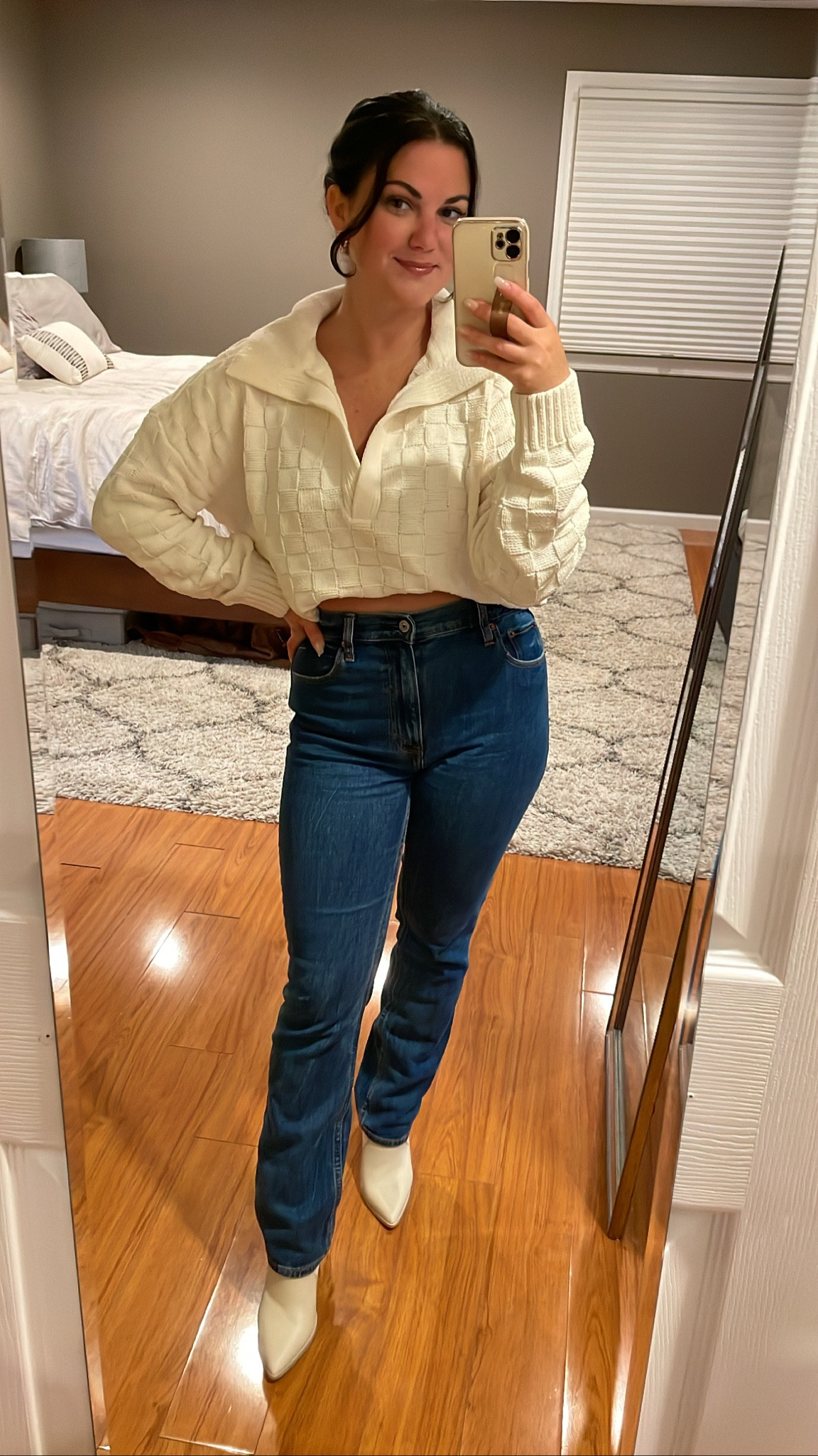 I love that this sweater has such a big collar to it. You can wear it to dress an outfit up casually or dress it down with sweatpants to be cozy. 