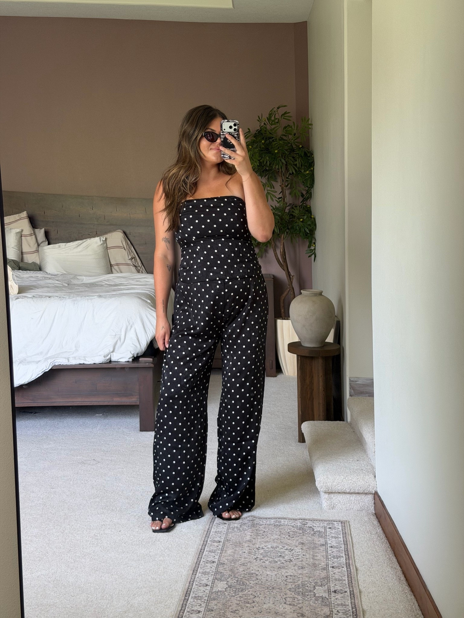 Amazon two piece set for special occasion - girls night, date night, concert, vacation

Wearing size 12  and the pants are long 

Midsize, size 12, size 14, mom style, curvy outfit, thick tummy approved