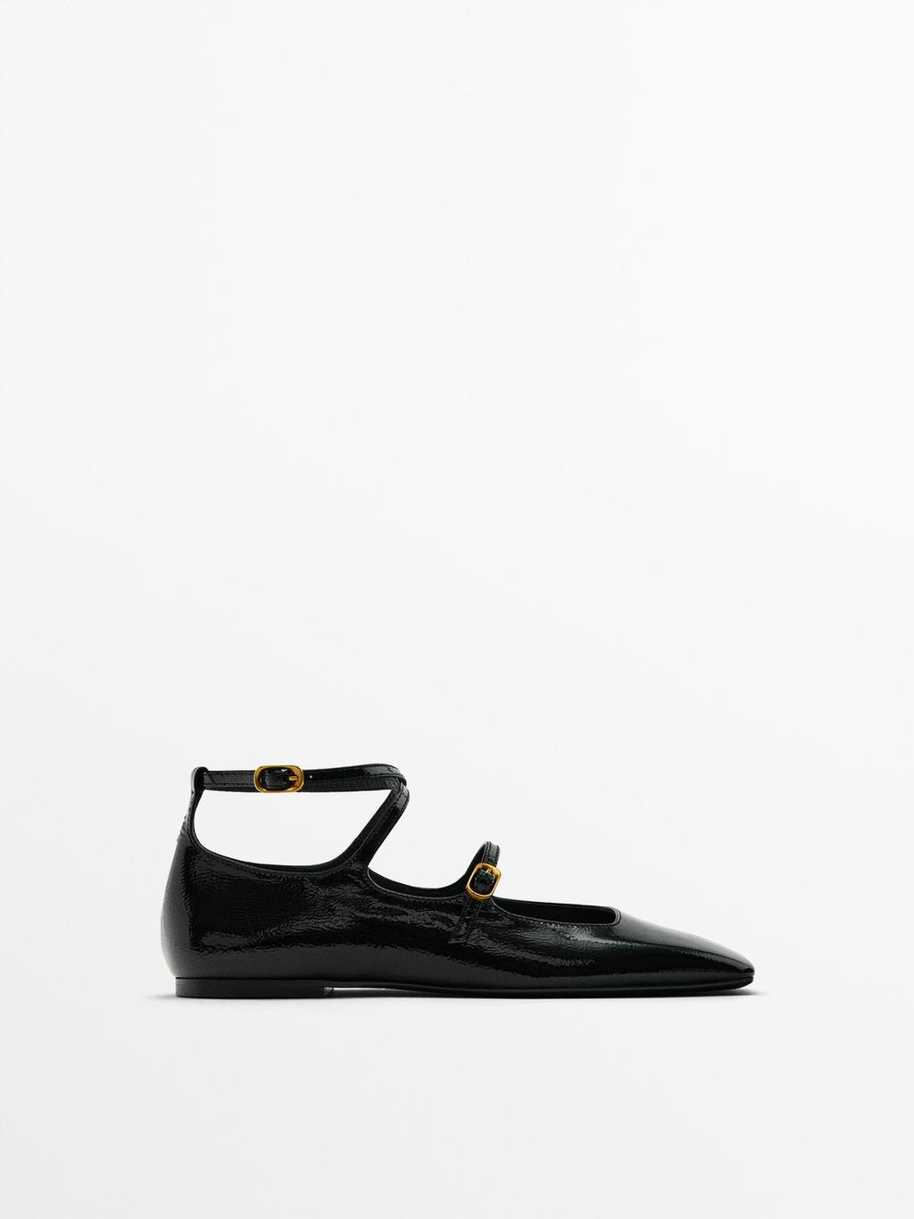 Flache Schuhe in Lackoptik mit kastenförmiger Zehenpartie | Massimo Dutti DE