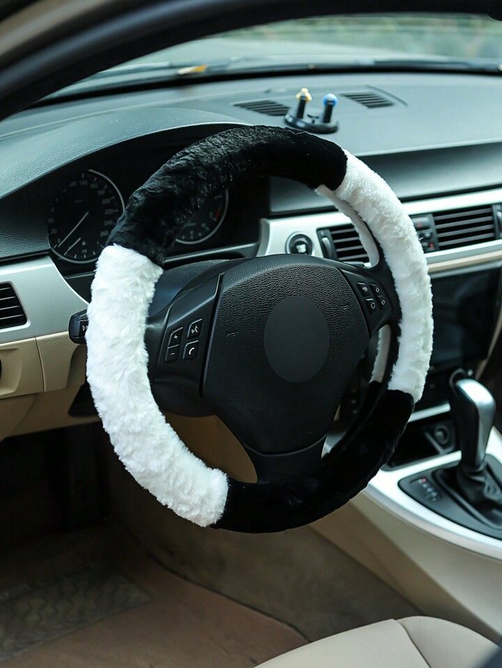 1pc Car Steering Wheel Cover, Furry White With Black Fluffy Decor | SHEIN