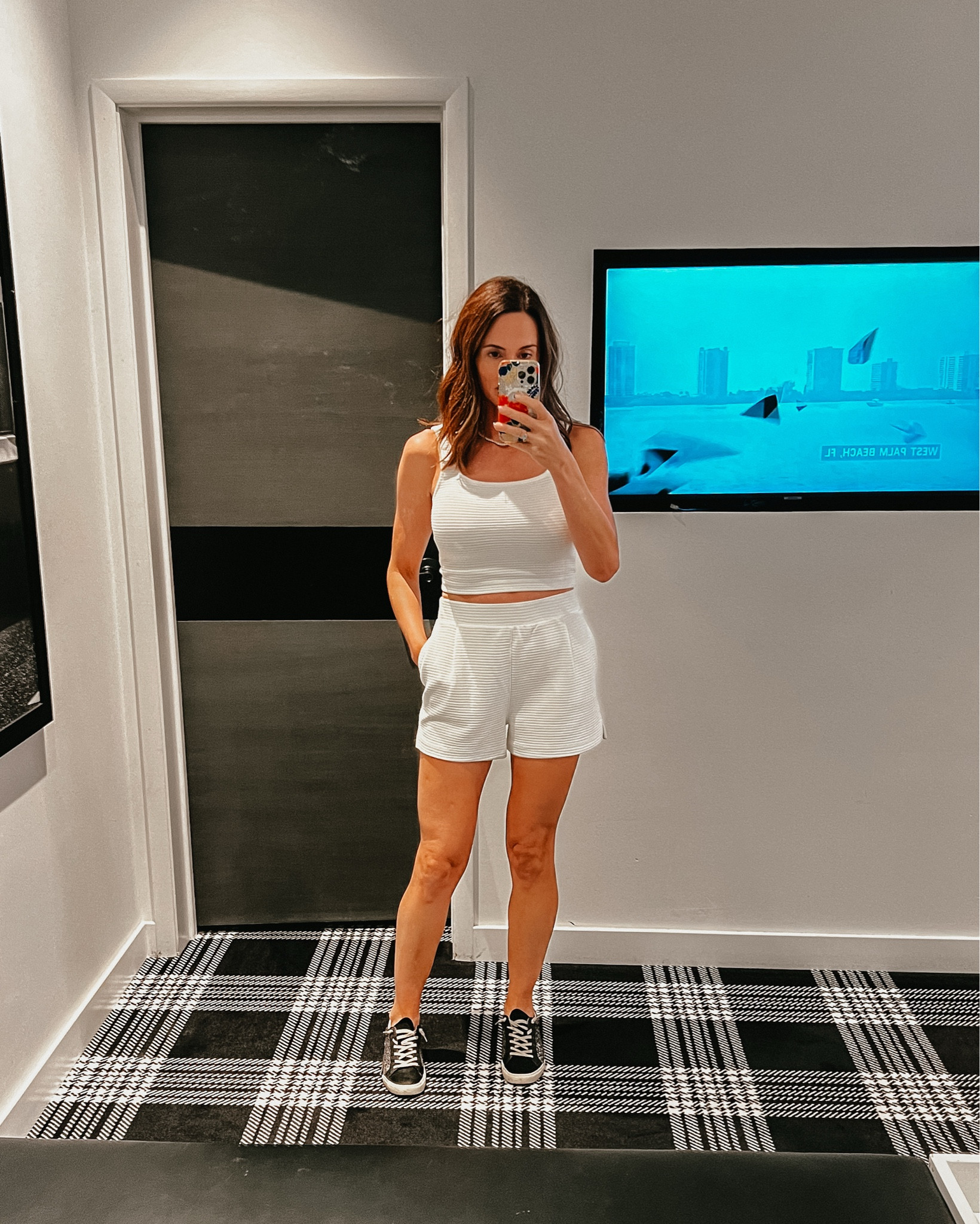 5’9” • Size small • Size 27 

This set is 🤩🤩🤩
Shorts in a small, top in a small, jacket in a small.  

#LTKActive #LTKFindsUnder100 #LTKOver40