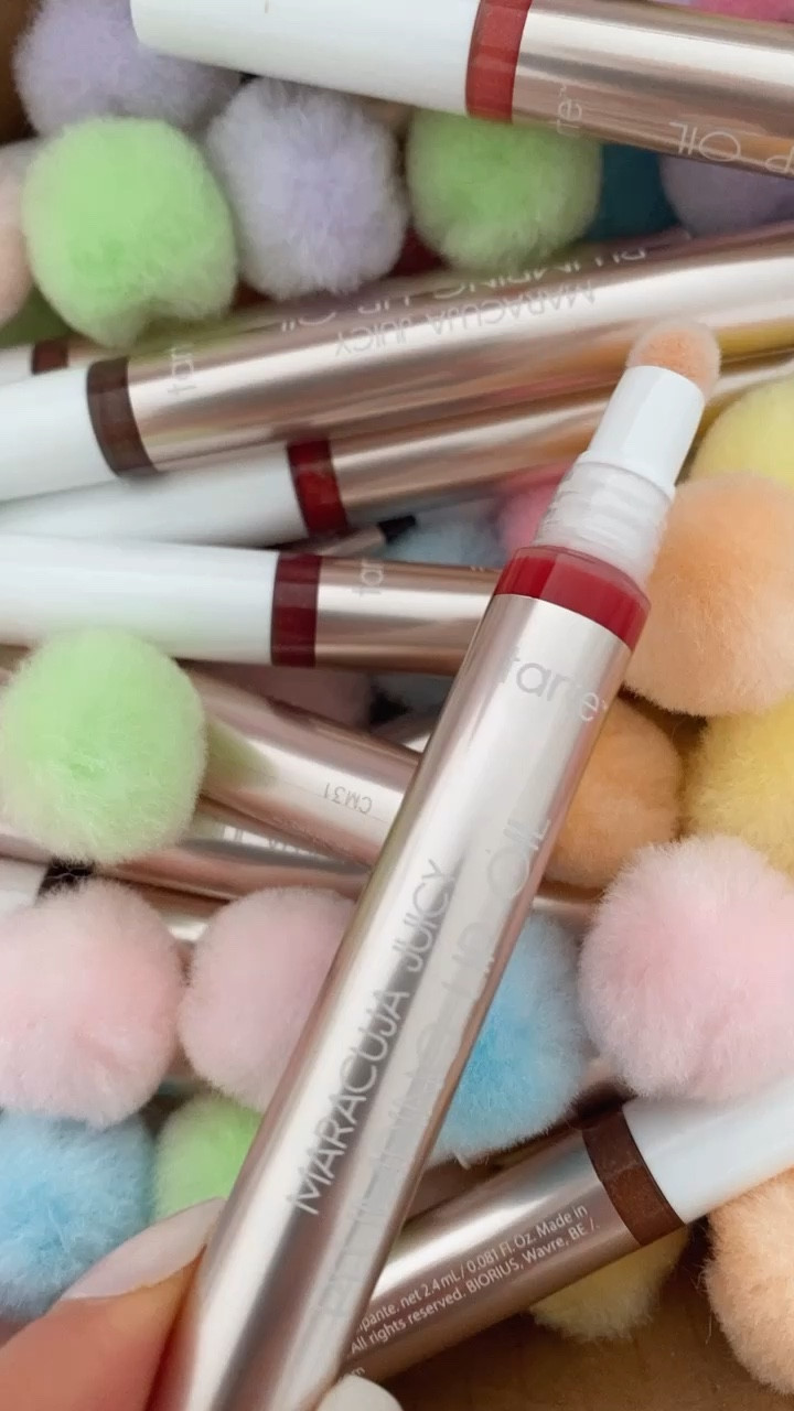 This is everything.  The new Maracuja lip plumper!!! So many cute colors.  

15% off site wide w code NESRIN


#tartecode #tarte #tartecosmerics

#LTKSaleAlert #LTKSeasonal #LTKBeauty