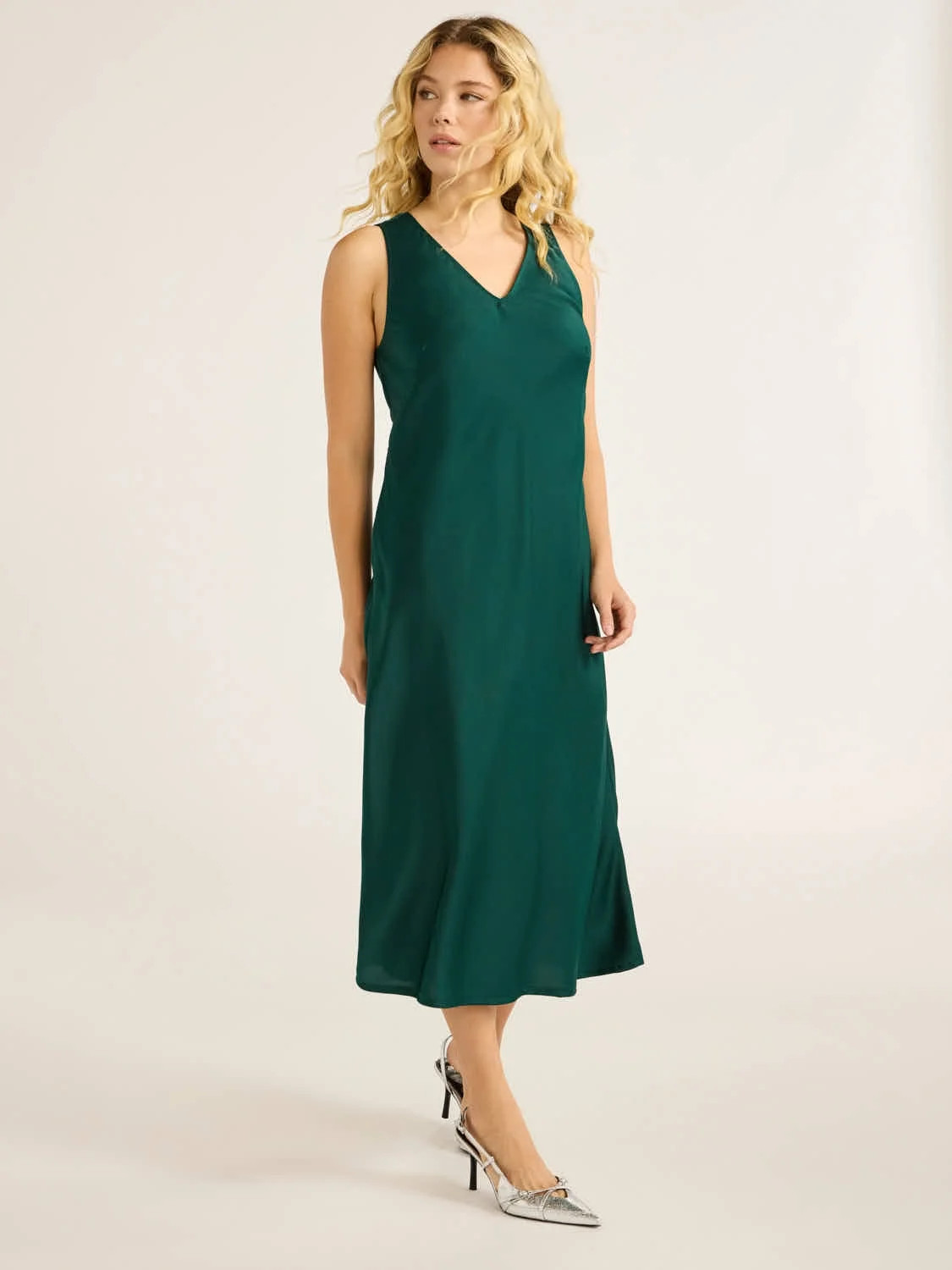 Free Assembly Women's and Women's Plus Sleeveless Satin Midi Dress, Sizes XS-4X | Walmart (US)