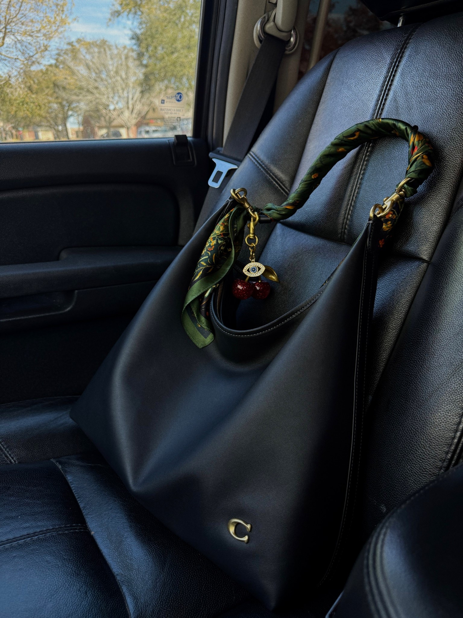 Coach bag. Coach Juliet 38. Aesthetic purse  

#LTKOver40 #LTKWorkwear #LTKItBag