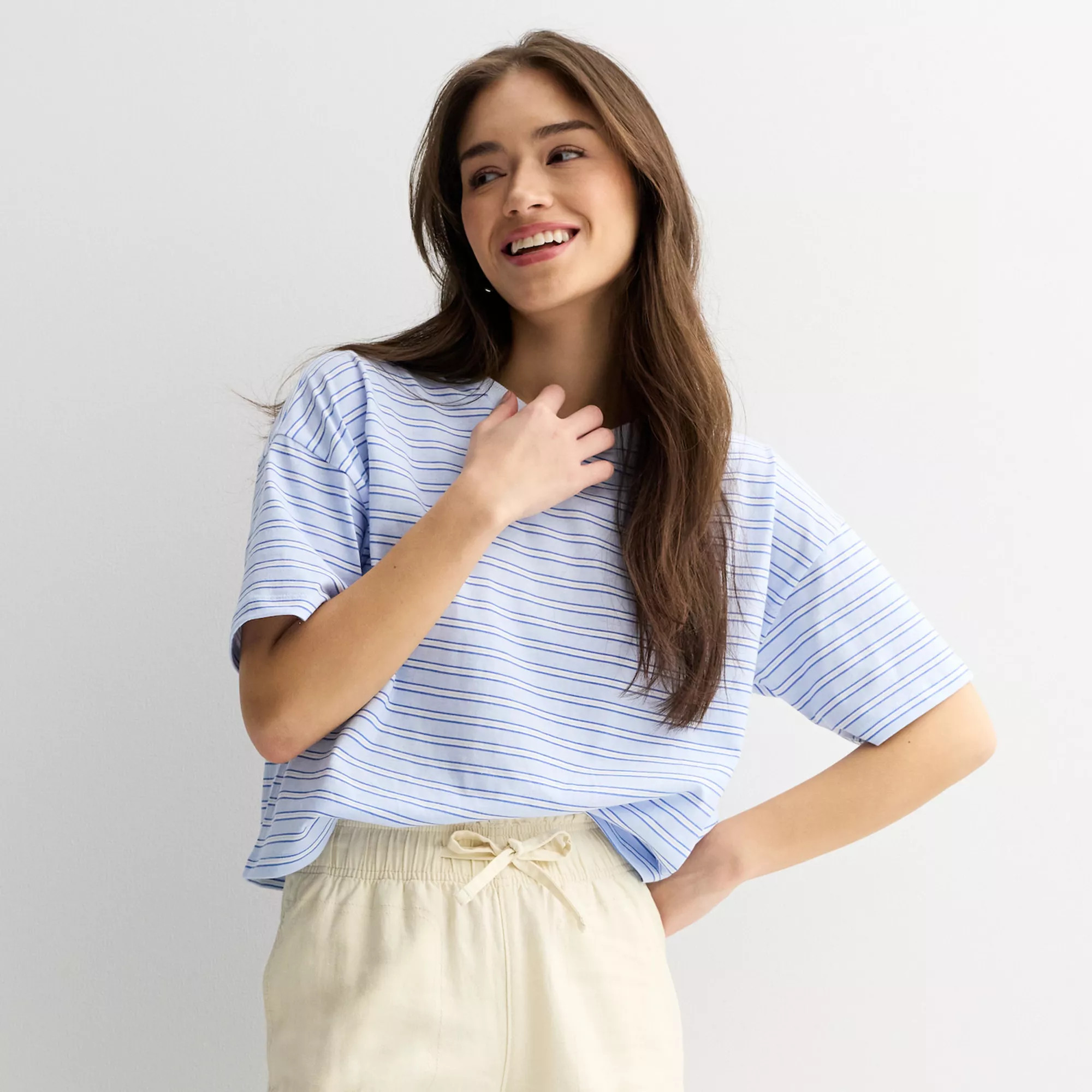 Juniors' SO® Short Sleeve Boxy Cropped T-Shirt | Kohl's