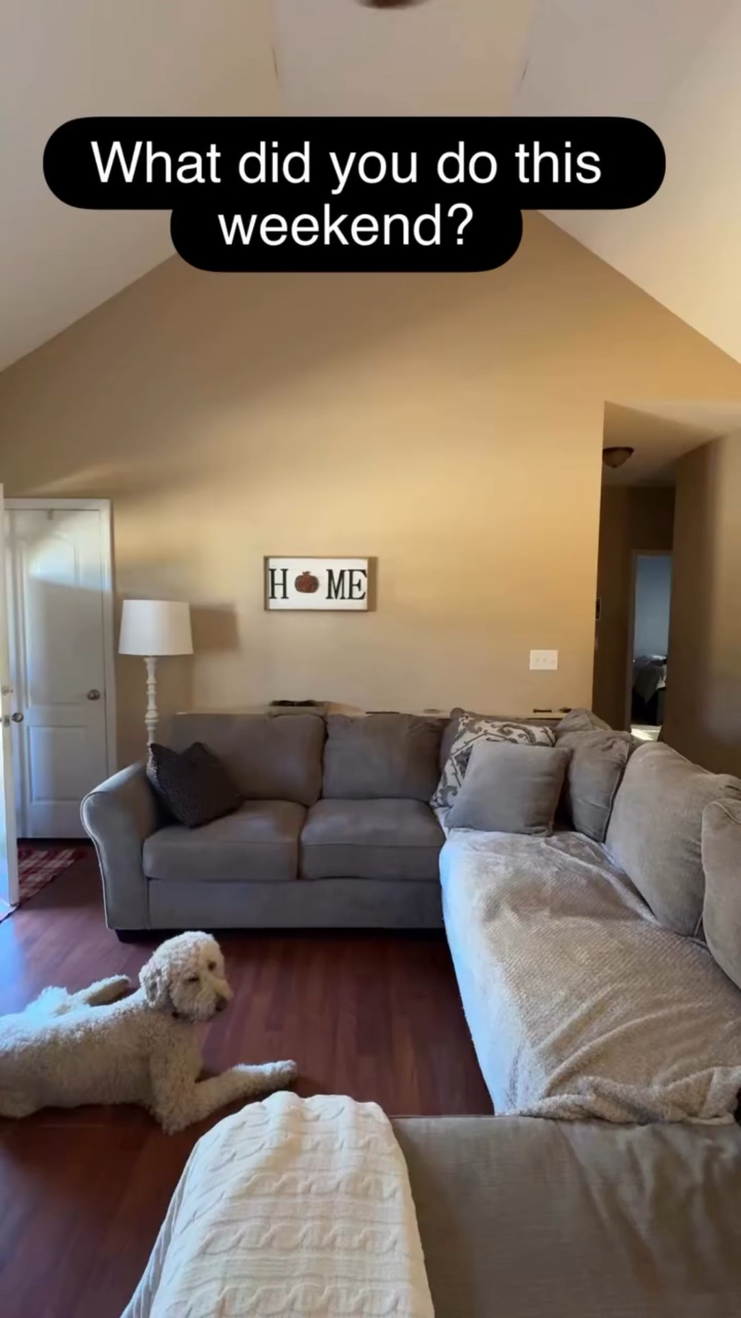 We finally had time to install my gallery wall. And I LOVE IT!!!! It was worth every minute that it took to get it all planned out. My heart is so happy!! 

#gallerywall #homedecor