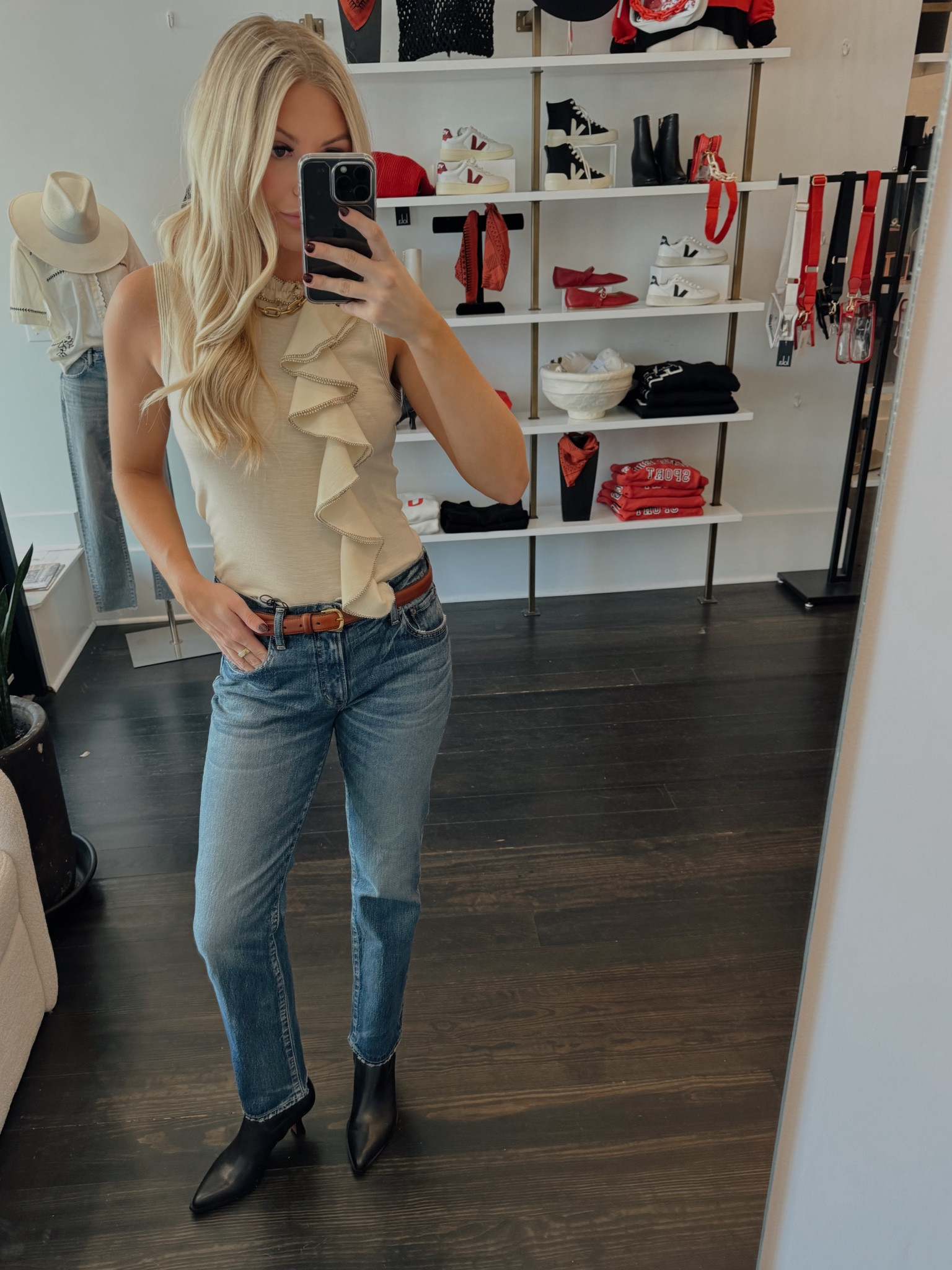 Ulla Johnson is another fave of mine… love the details of this top😍