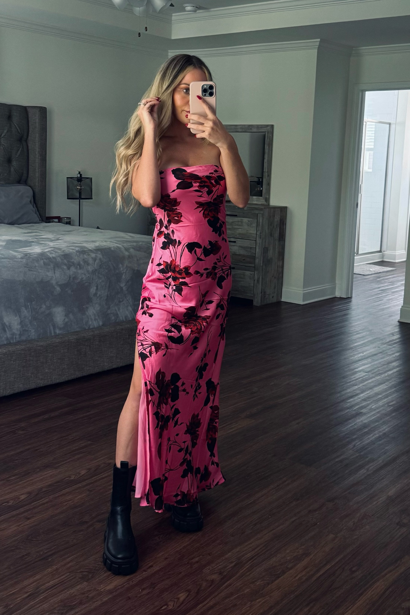 Perfect fall transition dress! Love it with combat boots & would be gorgeous w/ a black leather jacket! I’m a size small in the dress.

#LTKFallSale #LTKFindsUnder100 #LTKStyleTip