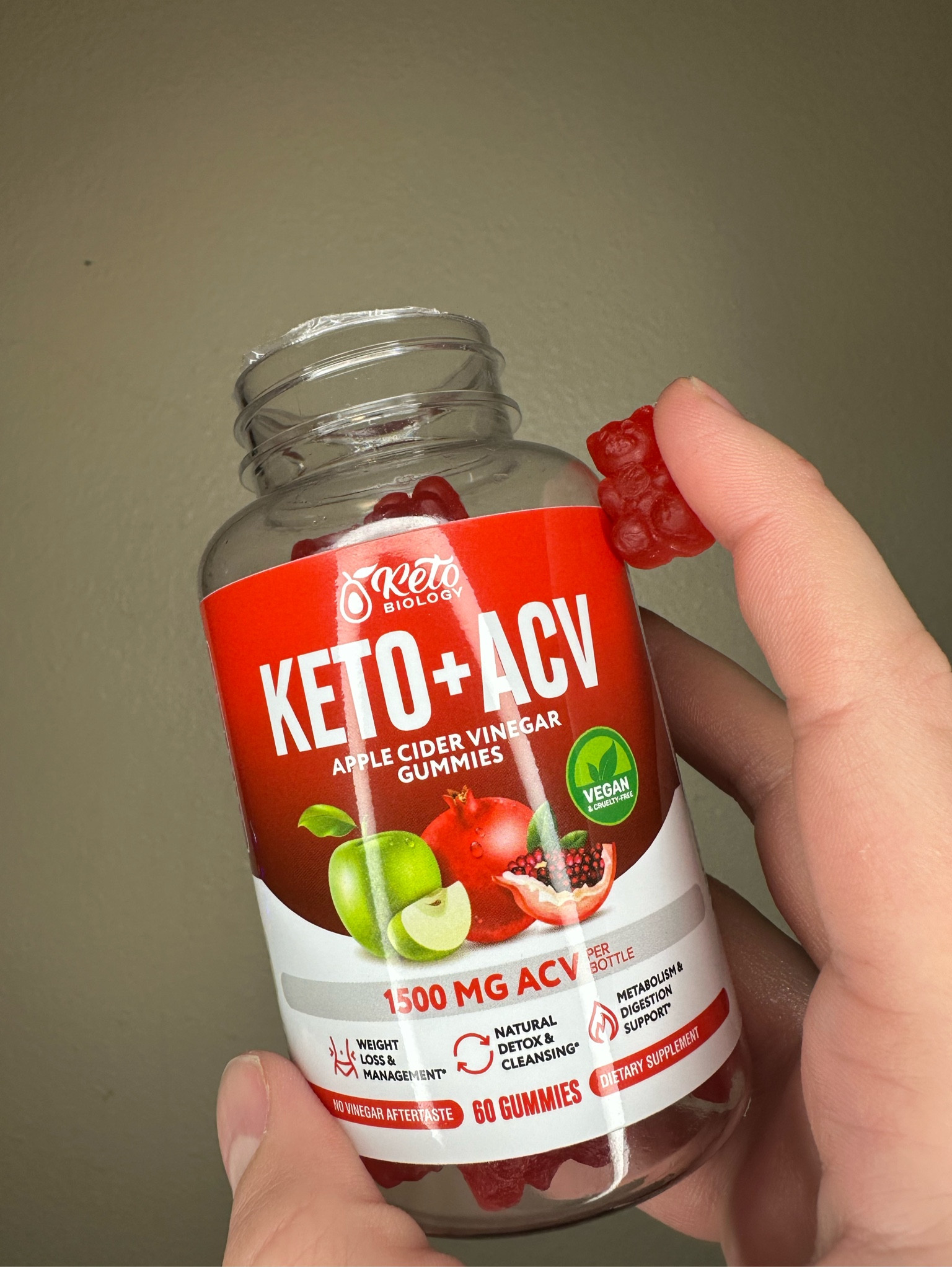Tired of nasty ACV shots? 🍏 Try Keto Biology's new Keto Apple Cider Vinegar Gummies! They support weight loss, detox, metabolism, and digestion. Trust me, these taste amazing! 💪🍬 

#KetoBiology #ACVGummies #HealthJourney #WeightLossTips #WeightLossJourney #keto #Sponsored

#LTKActive #LTKVideo #LTKFitness