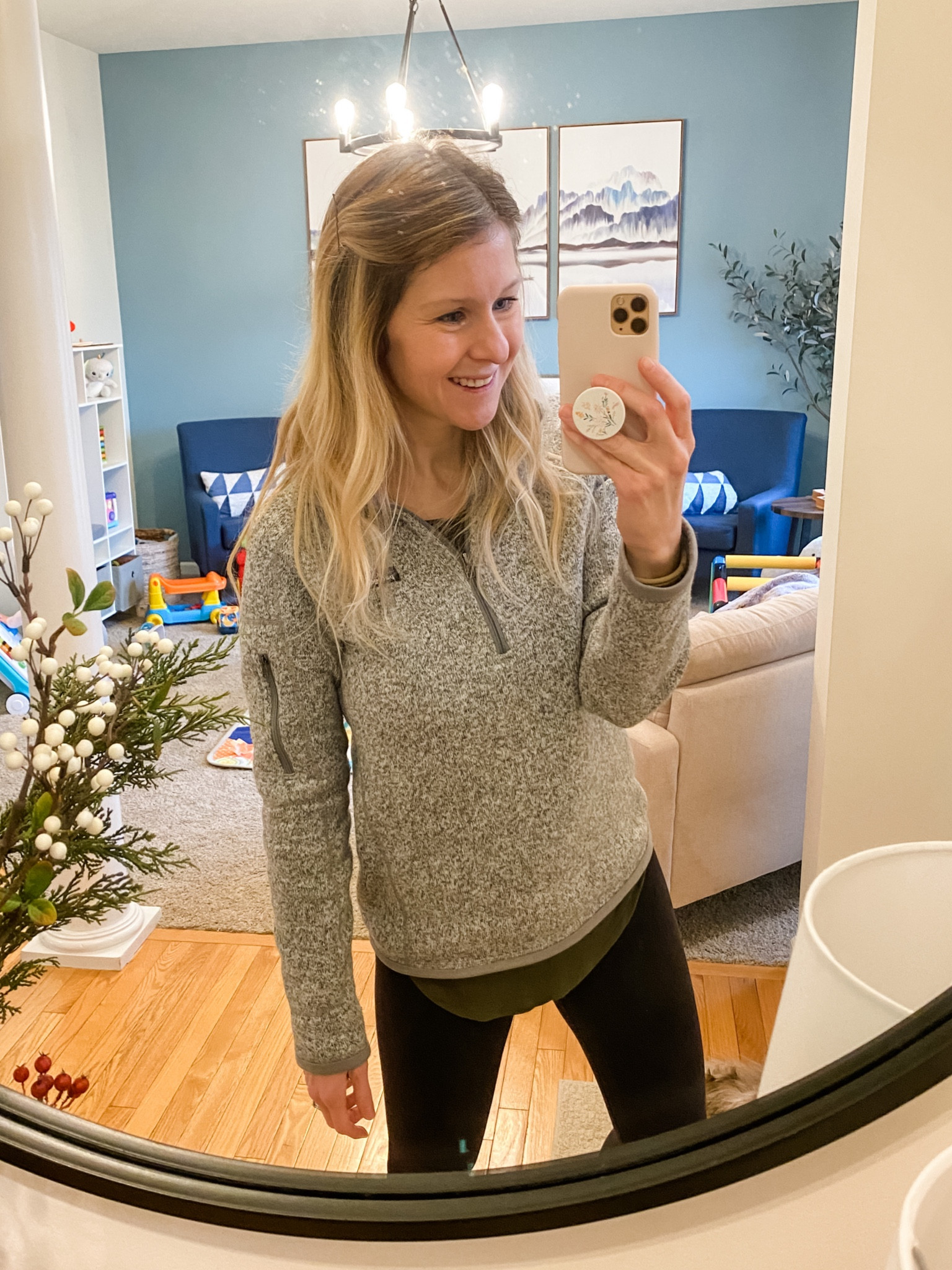 Casual Friday in my Patagonia pullover! 

Quarter zip sweatshirt, some colors on sale!