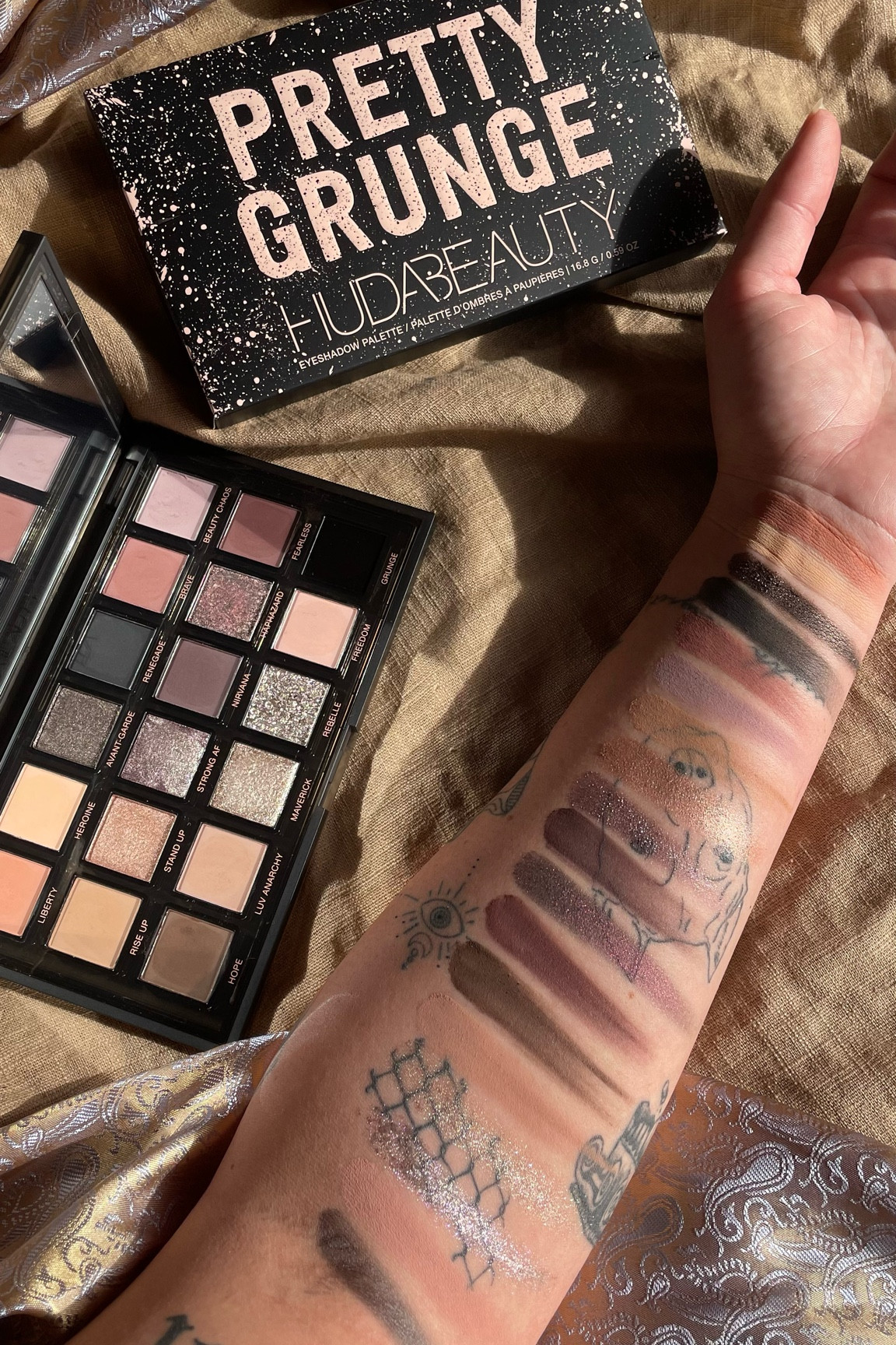 Nueva paleta Pretty Grunge de Huda Beauty 

#LTKbeauty #LTKfamily #LTKeurope