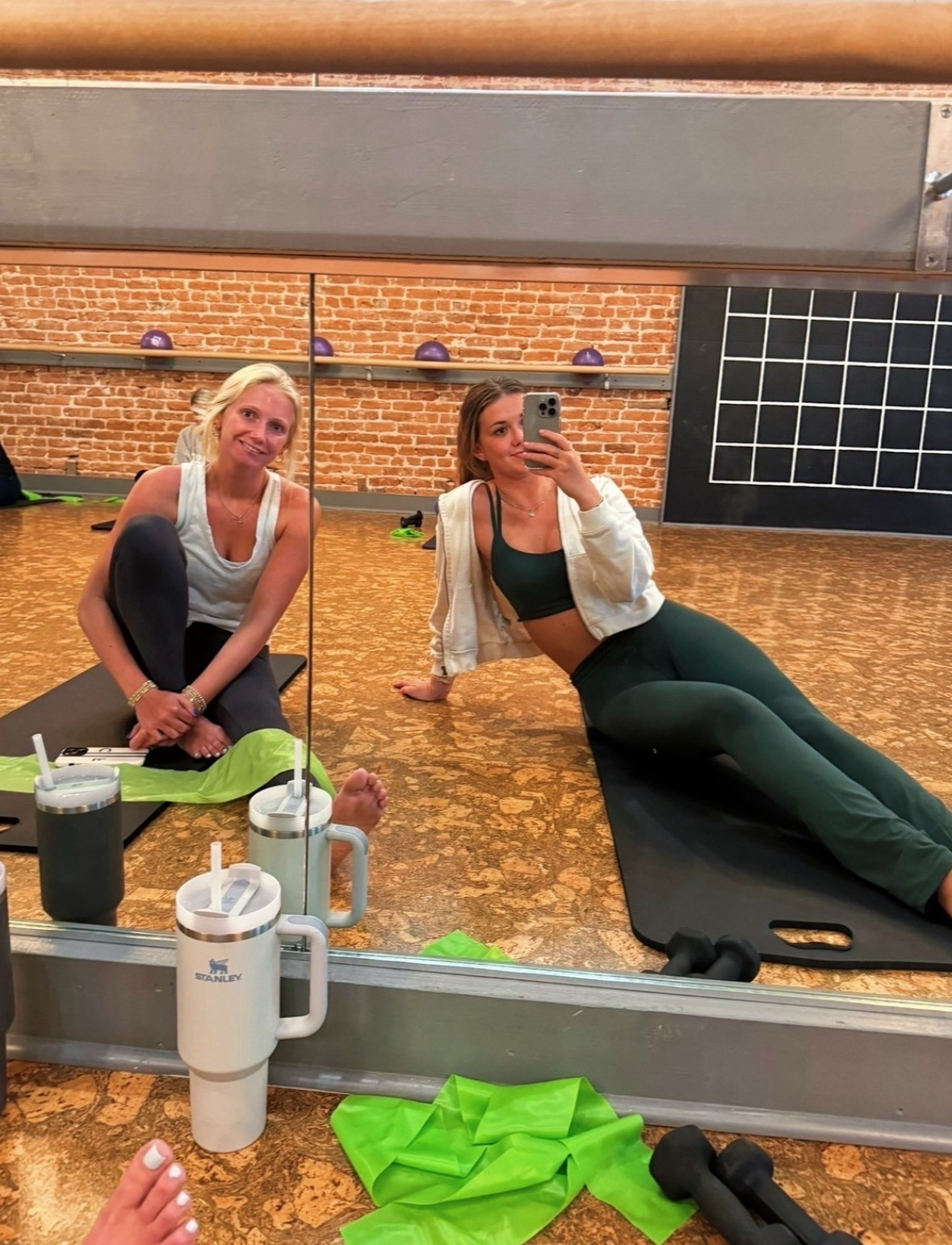 Splits 59 + Old Navy athleisure sale! 

#LTKActive #LTKFindsUnder100 #LTKSaleAlert