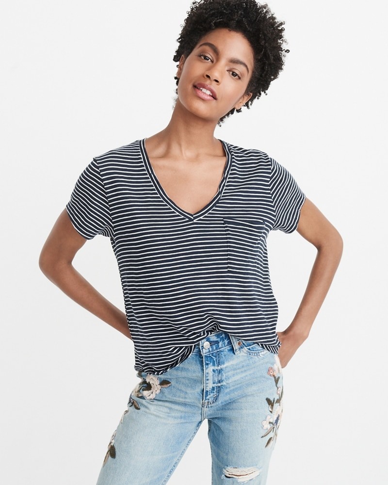 V-Neck Boyfriend Tee | Abercrombie & Fitch US & UK