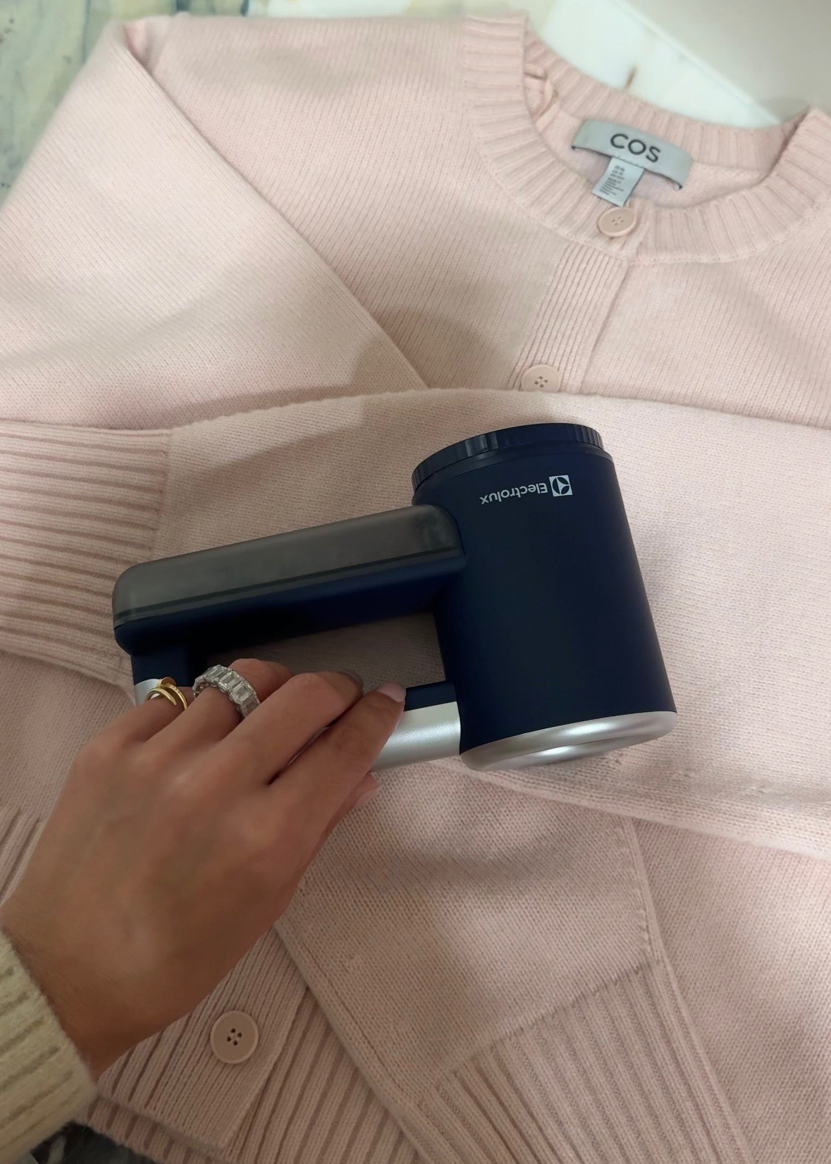 Amazon Home // Amazon Finds Under $50 // COS Sweater // Sweater Shaver 

#LTKFindsUnder50 #LTKHome