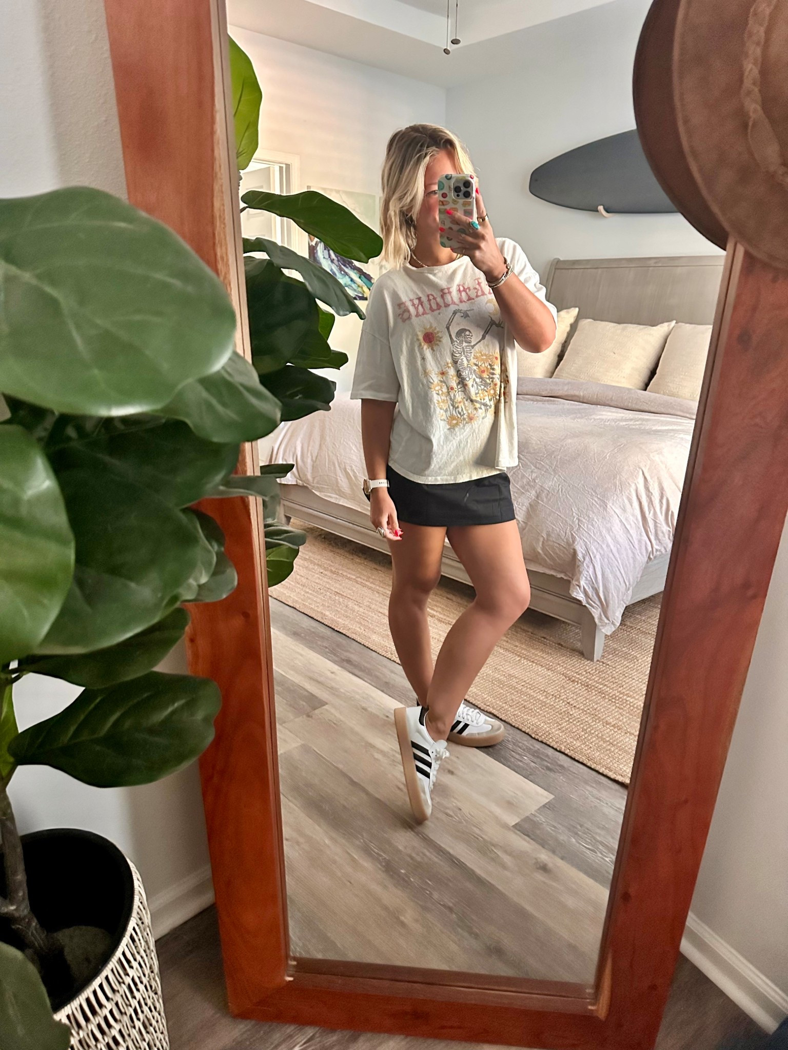 @ivybitetti told me to buy a black mini skirt, so i bought a black mini skirt  

#LTKShoeCrush #LTKFindsUnder50 #LTKStyleTip