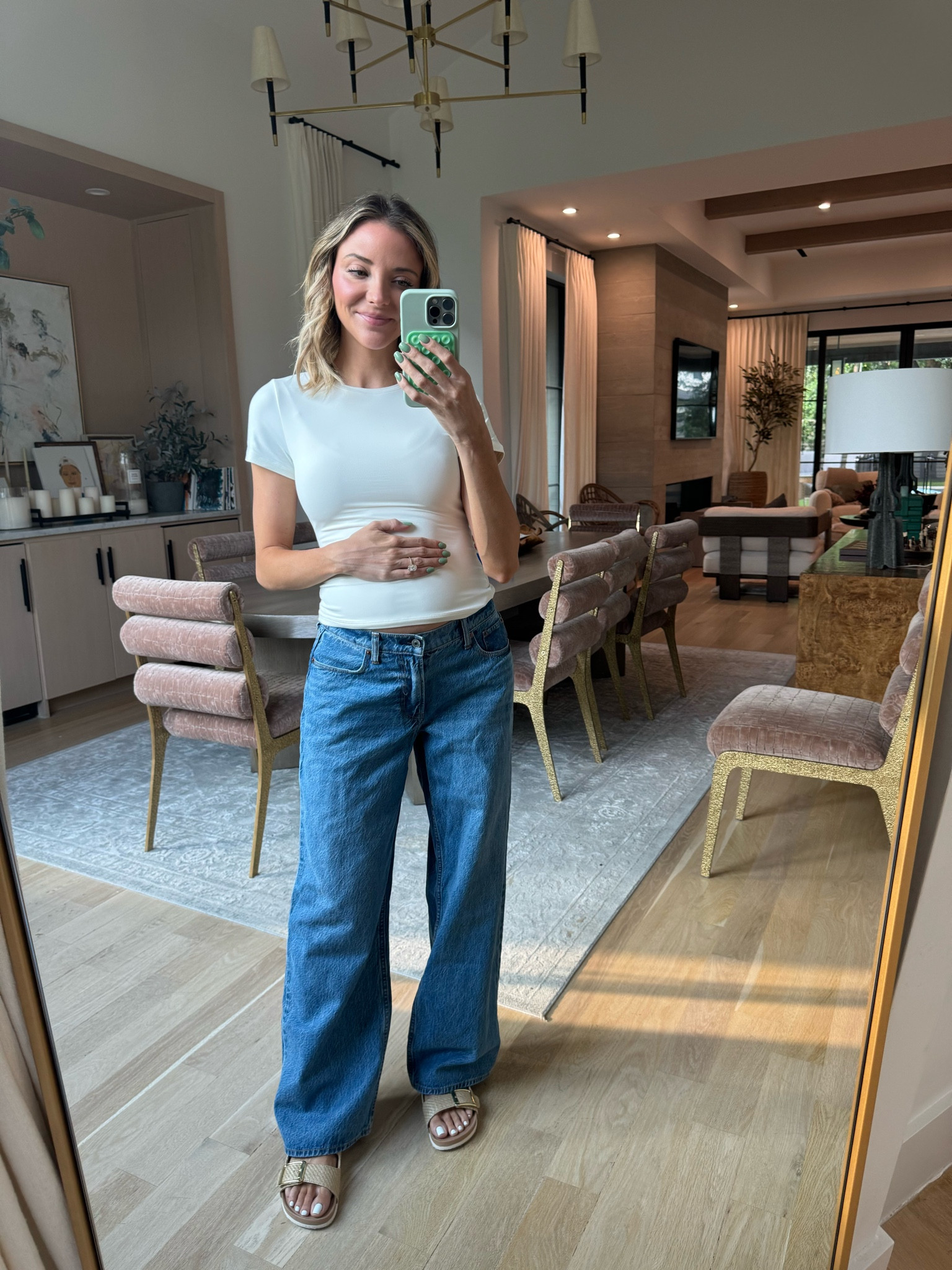 Use code AFDANI for additional 15% off Abercrombie this weekend! 

Jeans: 
Size 26
Color medium 

#Abercrombie 