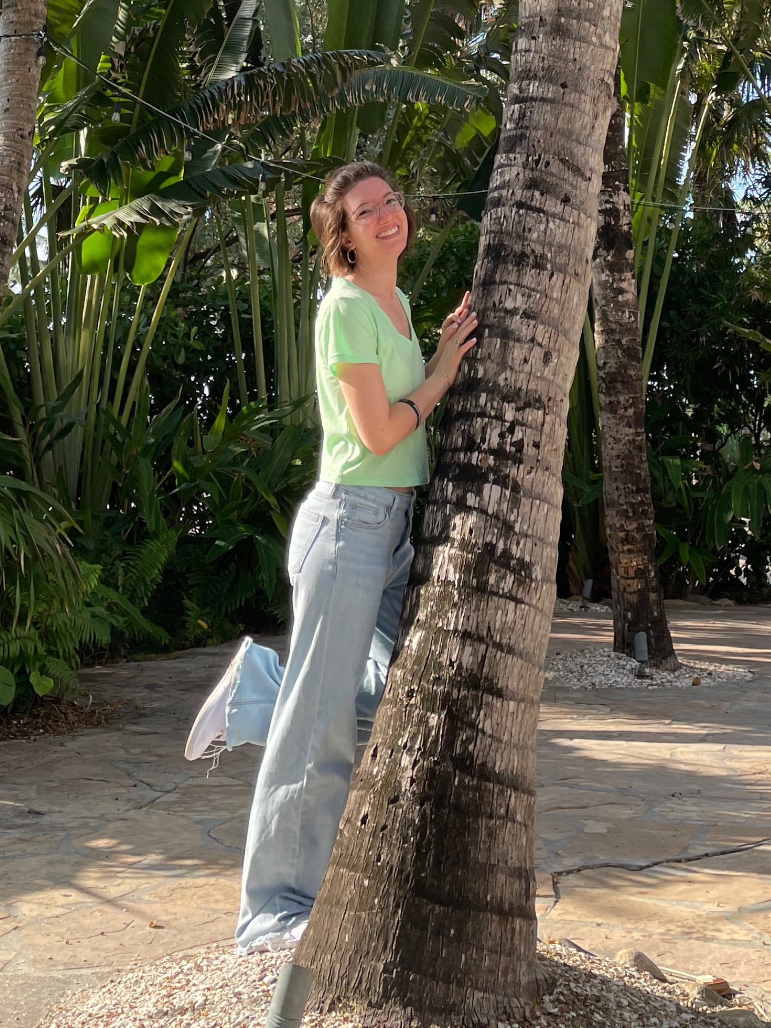 Being cropped tee: TTS
wide leg low rise jeans: I sized down 1 size. Wearing f the regular length and they’re just a smidge too long,  they do have a raw hem so they’re easily cut
Sneakers: TTS

Travel outfit | wide leg jeans | low rise jeans | neon top | cropped top | white sneakers 

#LTKTravel #LTKBacktoSchool #LTKStyleTip