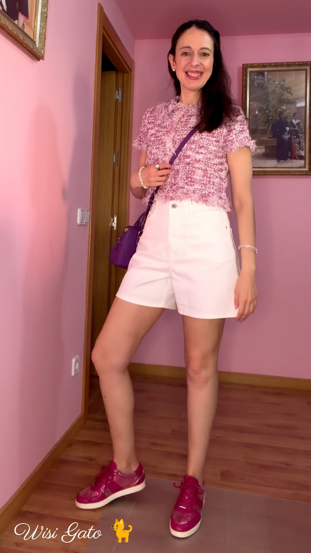 Outfit

• Top: Zara
• Shorts: Zara
• Bolso: Michael Kors
• Sneakers: Jimmy Choo

#outfit #zara #jimmychoo 
#michaelkors #zaraoutfit

#LTKespana #LTKeurope #LTKsummer