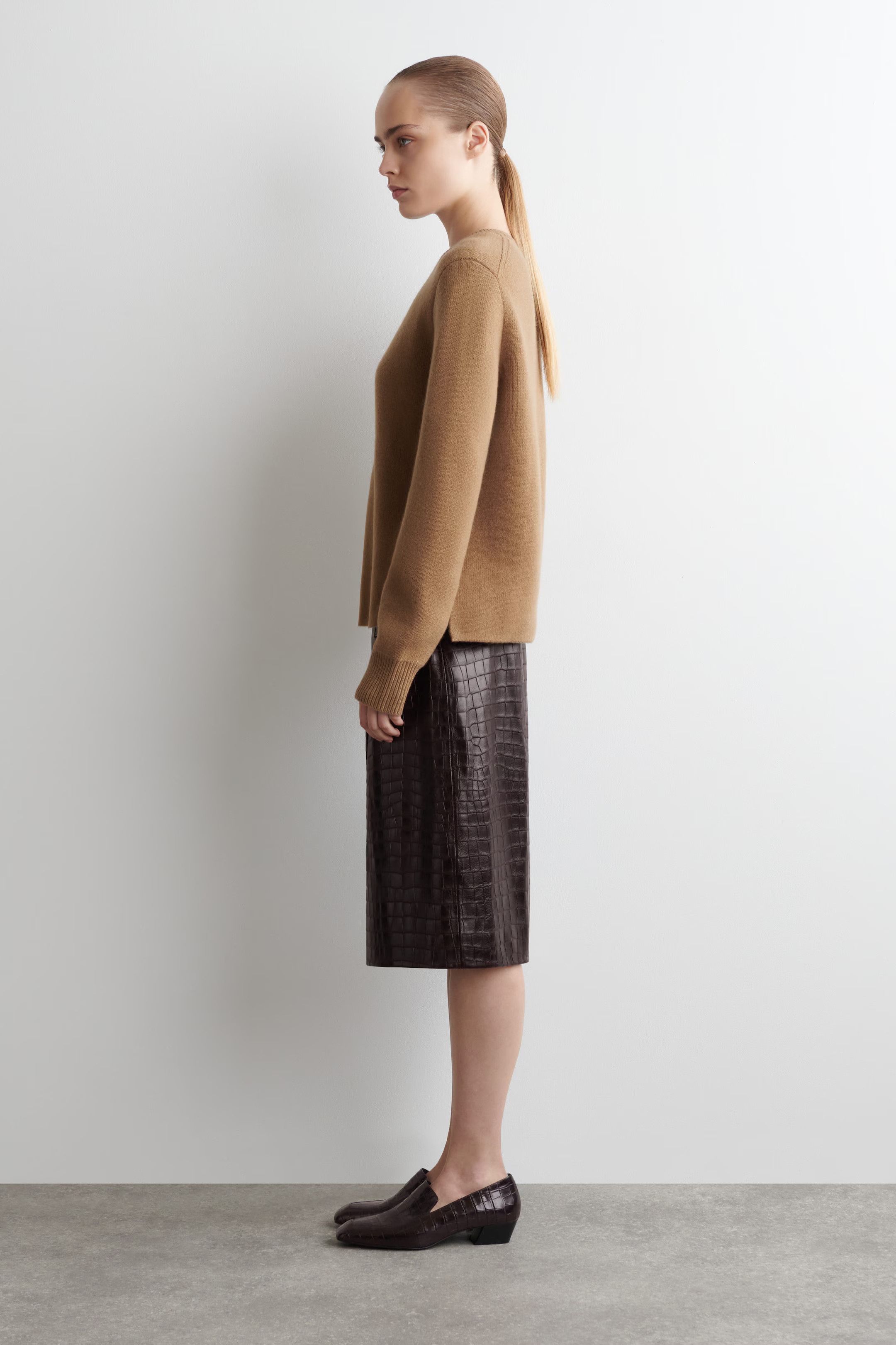 MERINO WOOL CREW-NECK SWEATER - BROWN | COS US | COS (US)