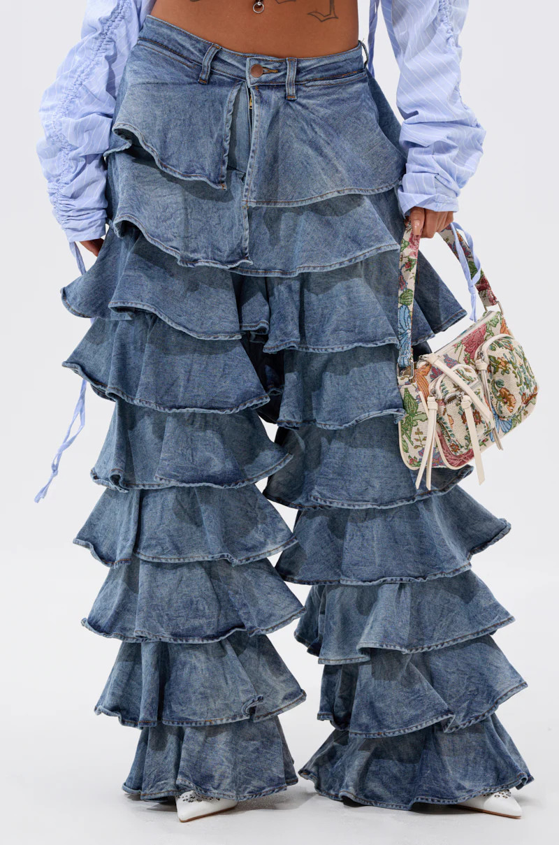 LOOK THIS WAY RUFFLE DENIM PANT | AKIRA