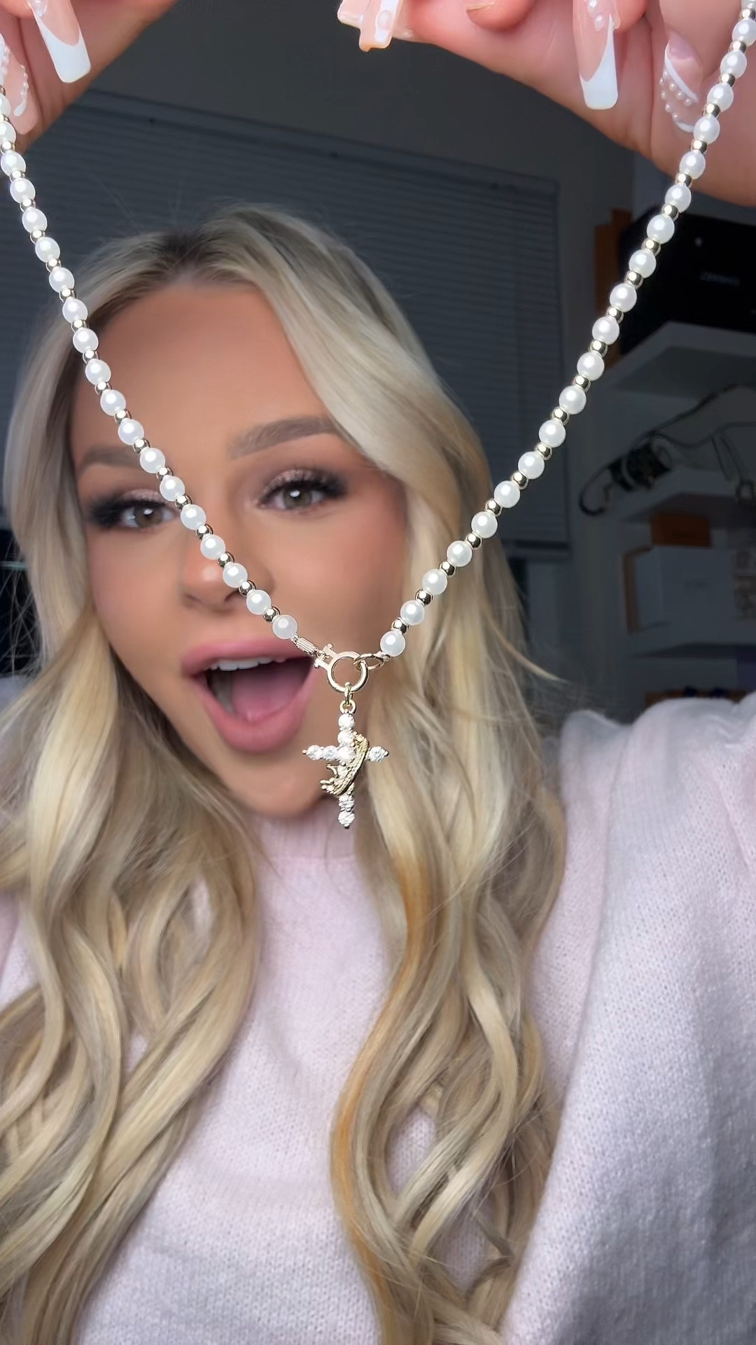 She is SO pretty ✝️✨💕

#LTKValentine #LTKBeauty #LTKSaleAlert