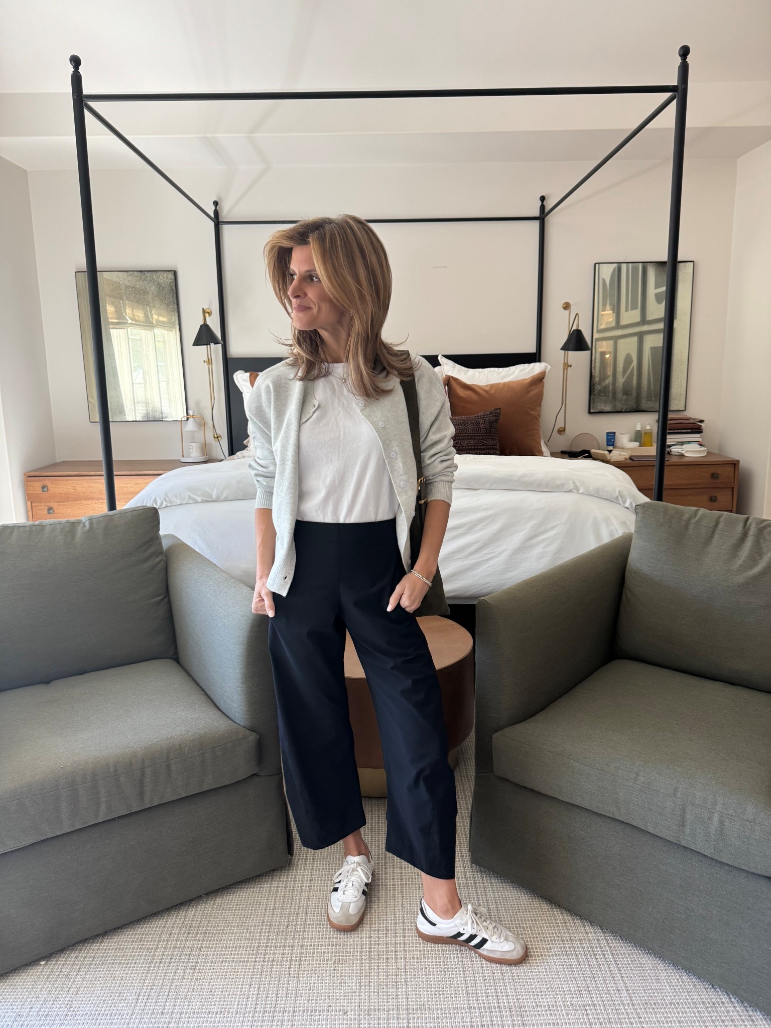 Ruti barrel pants (wearing size 0). Le set white tee (XS). Amazon cardigan (wearing S)