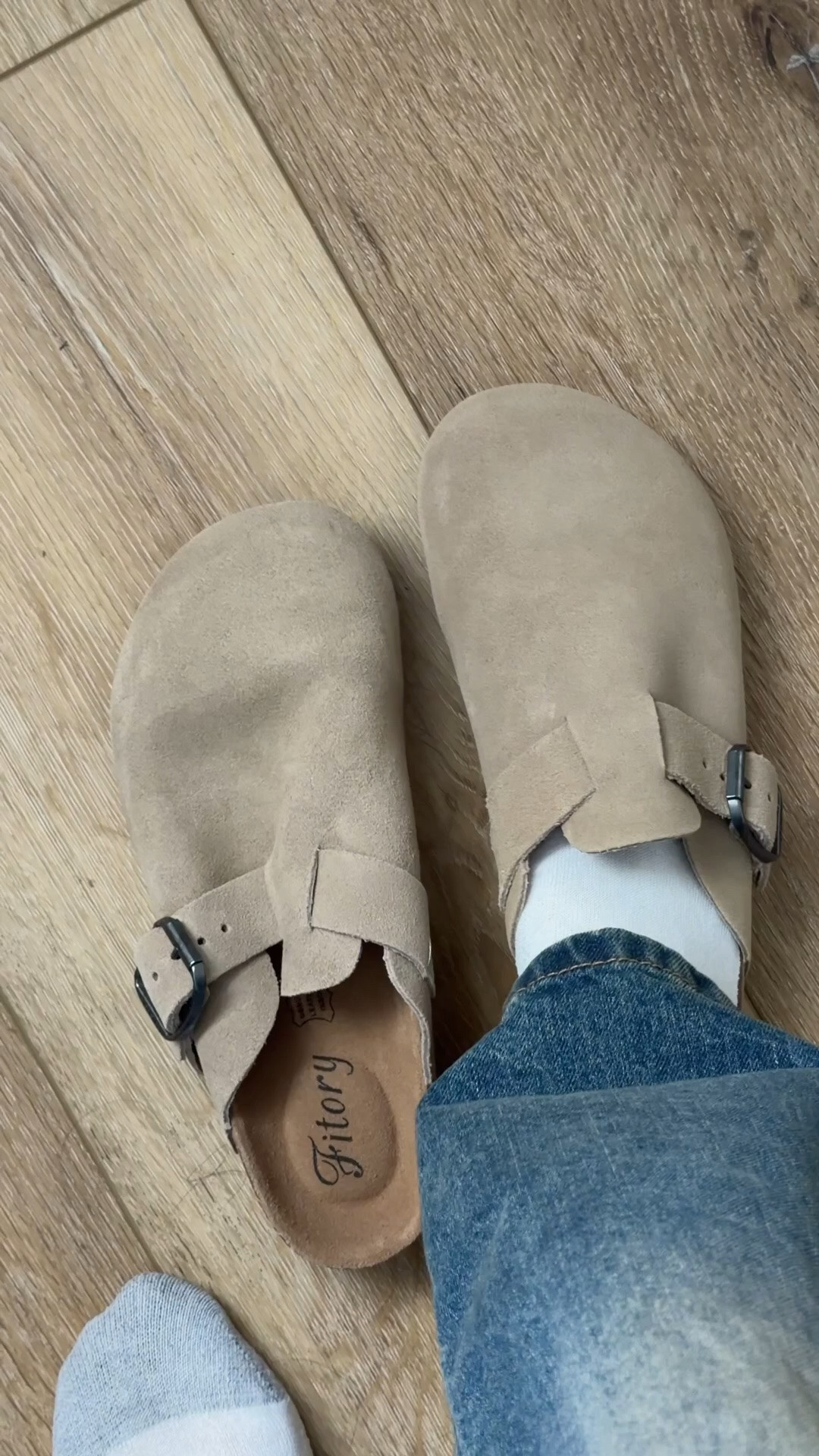 my favorite shoe for fall 🤎🧸

easy to throw on and so comfy!

#LTKmomlife #LTKSaleAlert #LTKSeasonal